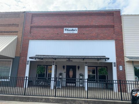 206 Main St Naples TX 75568