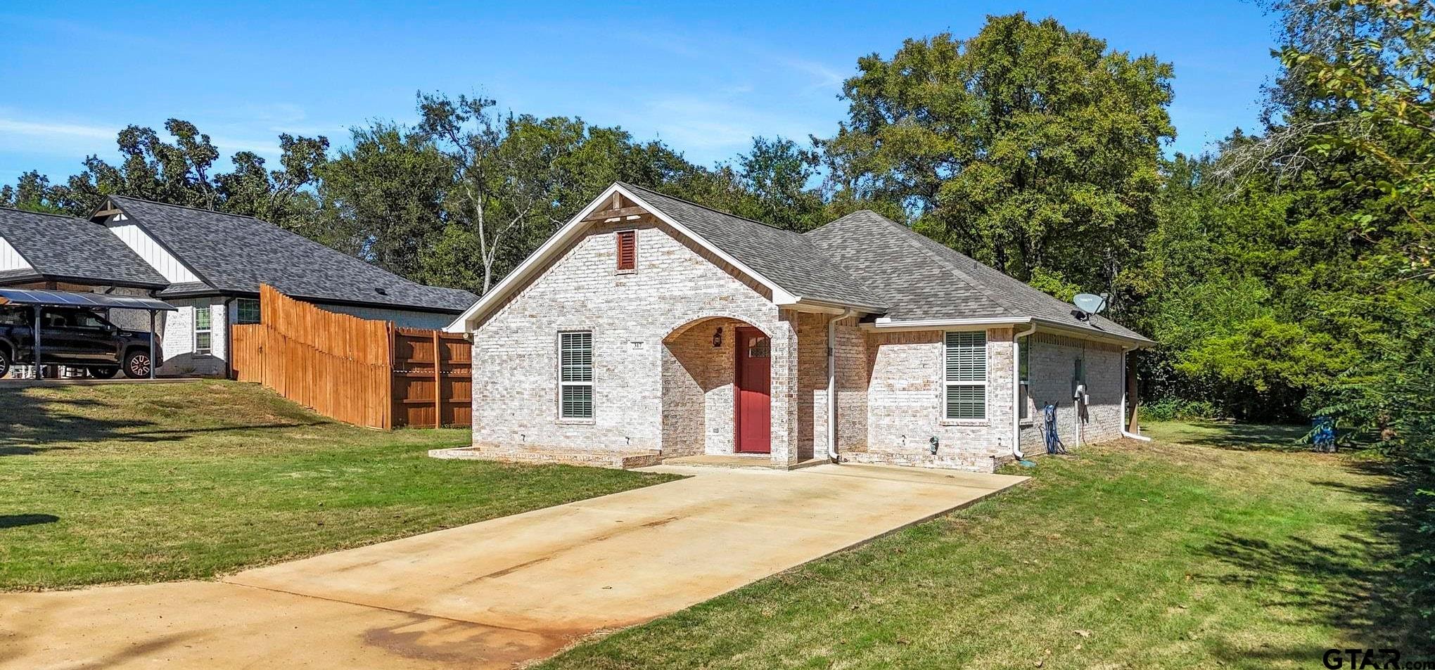317 Brentwood Dr.