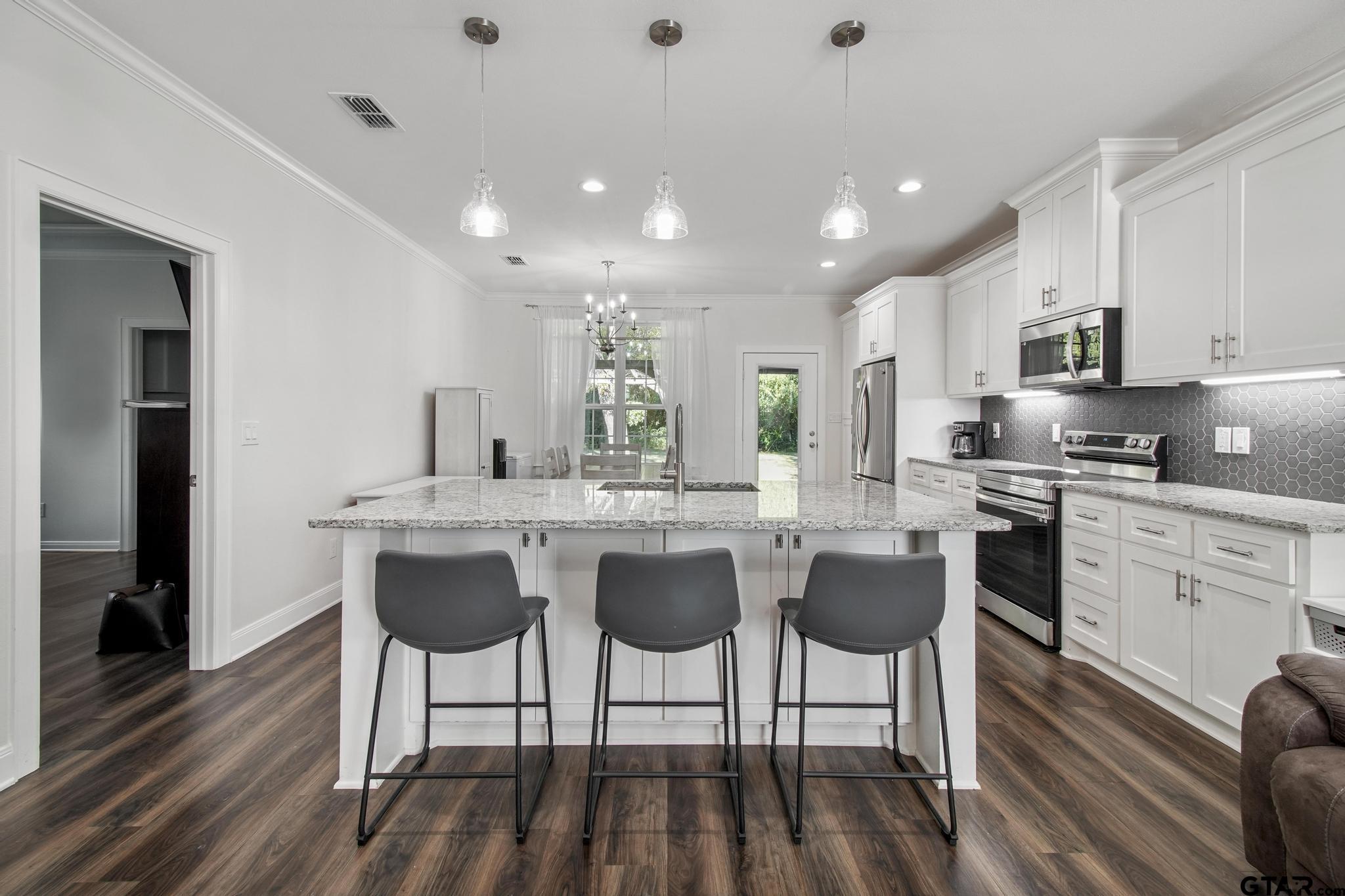 317 Brentwood Dr.