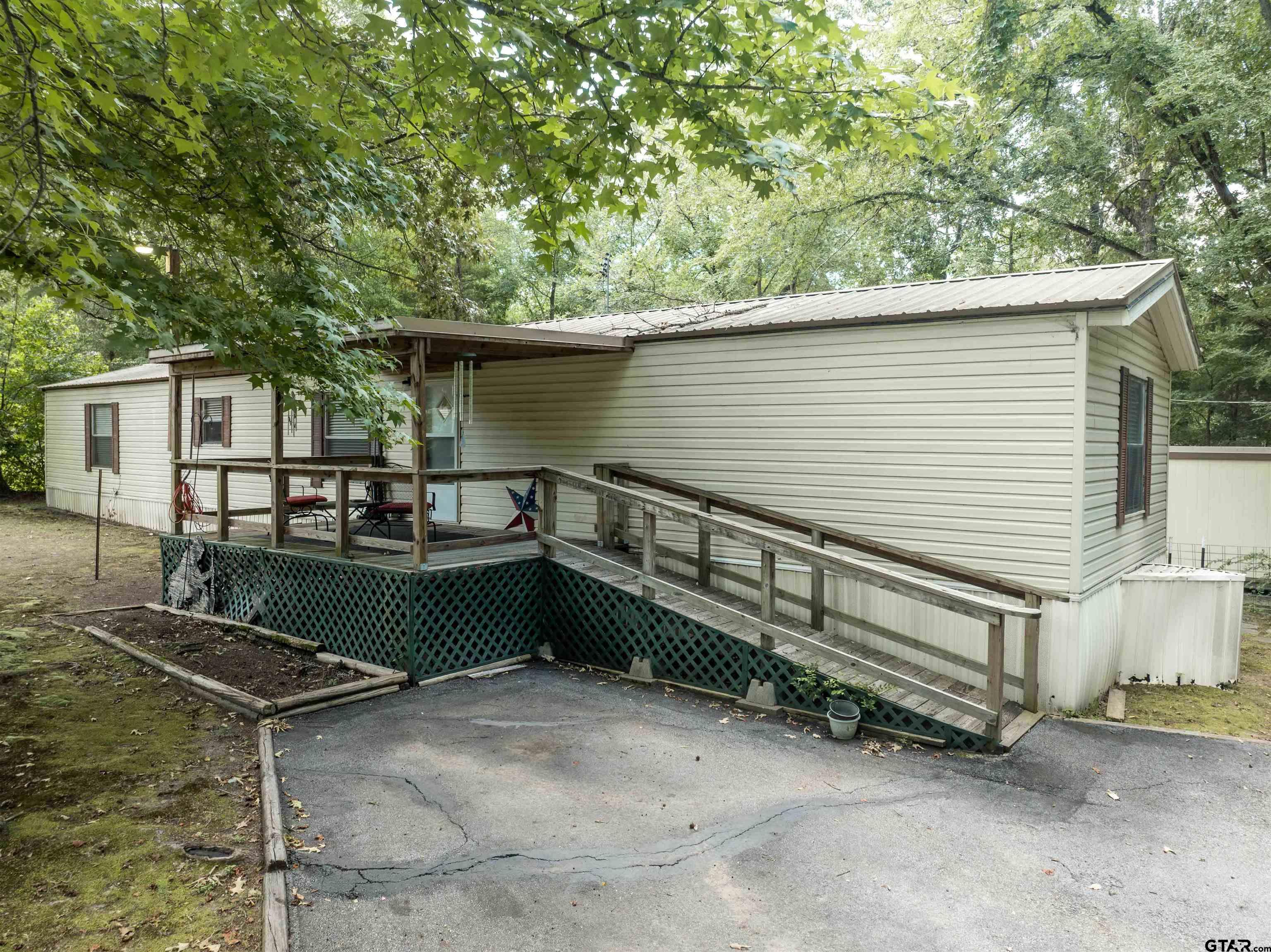 190 E Sycamore Lane