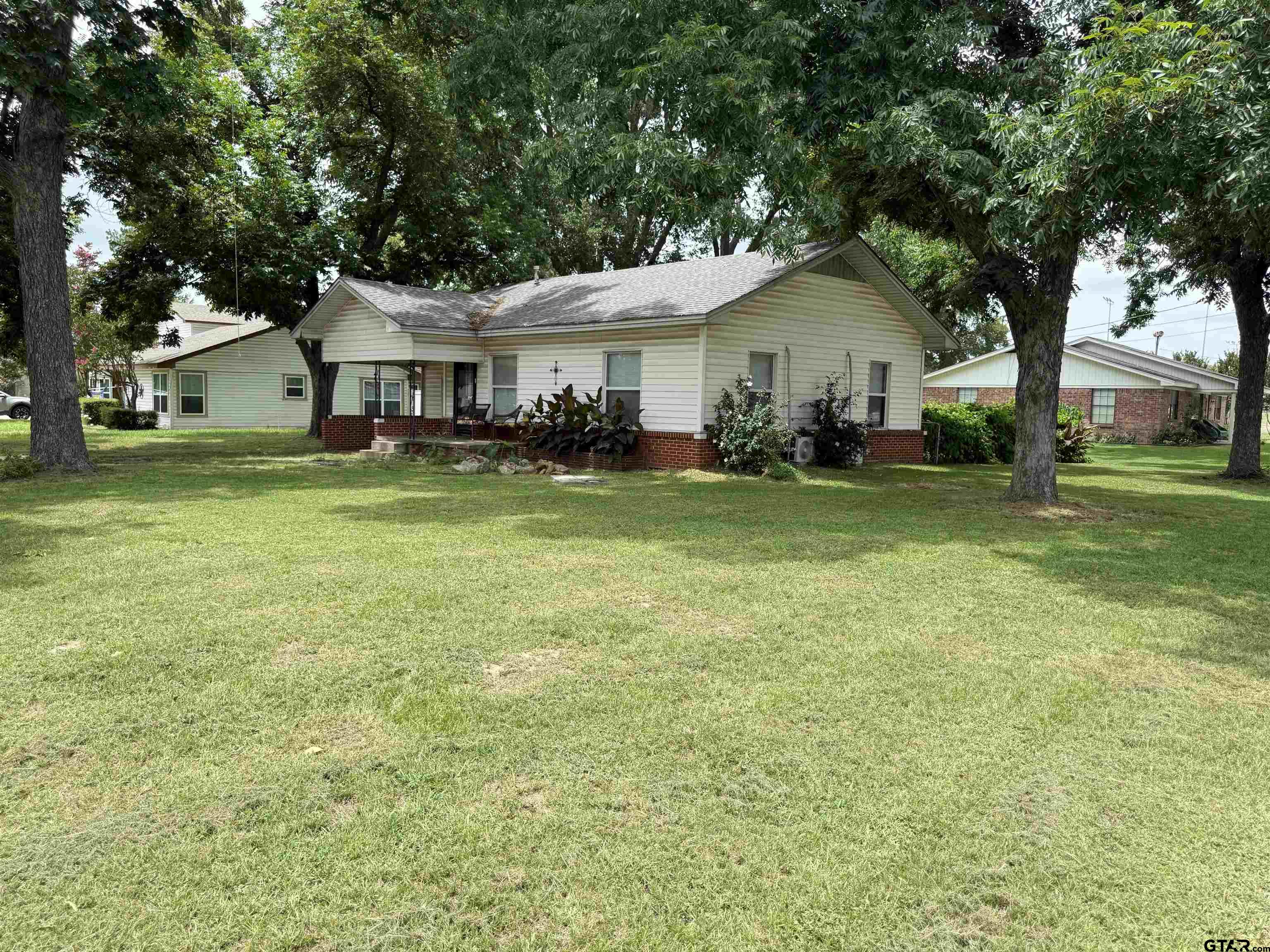 200 W Coke Rd.