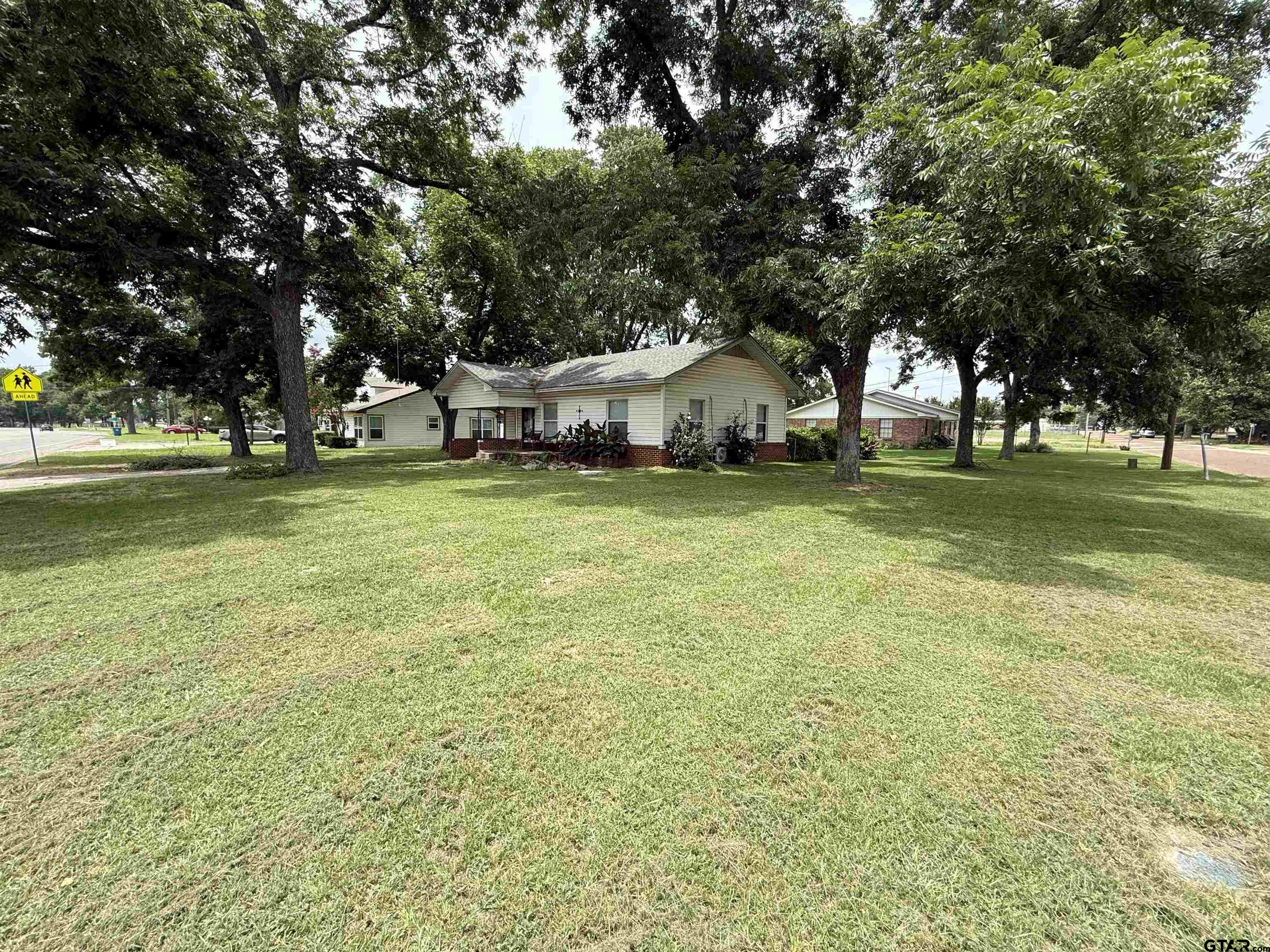 200 W Coke Rd.