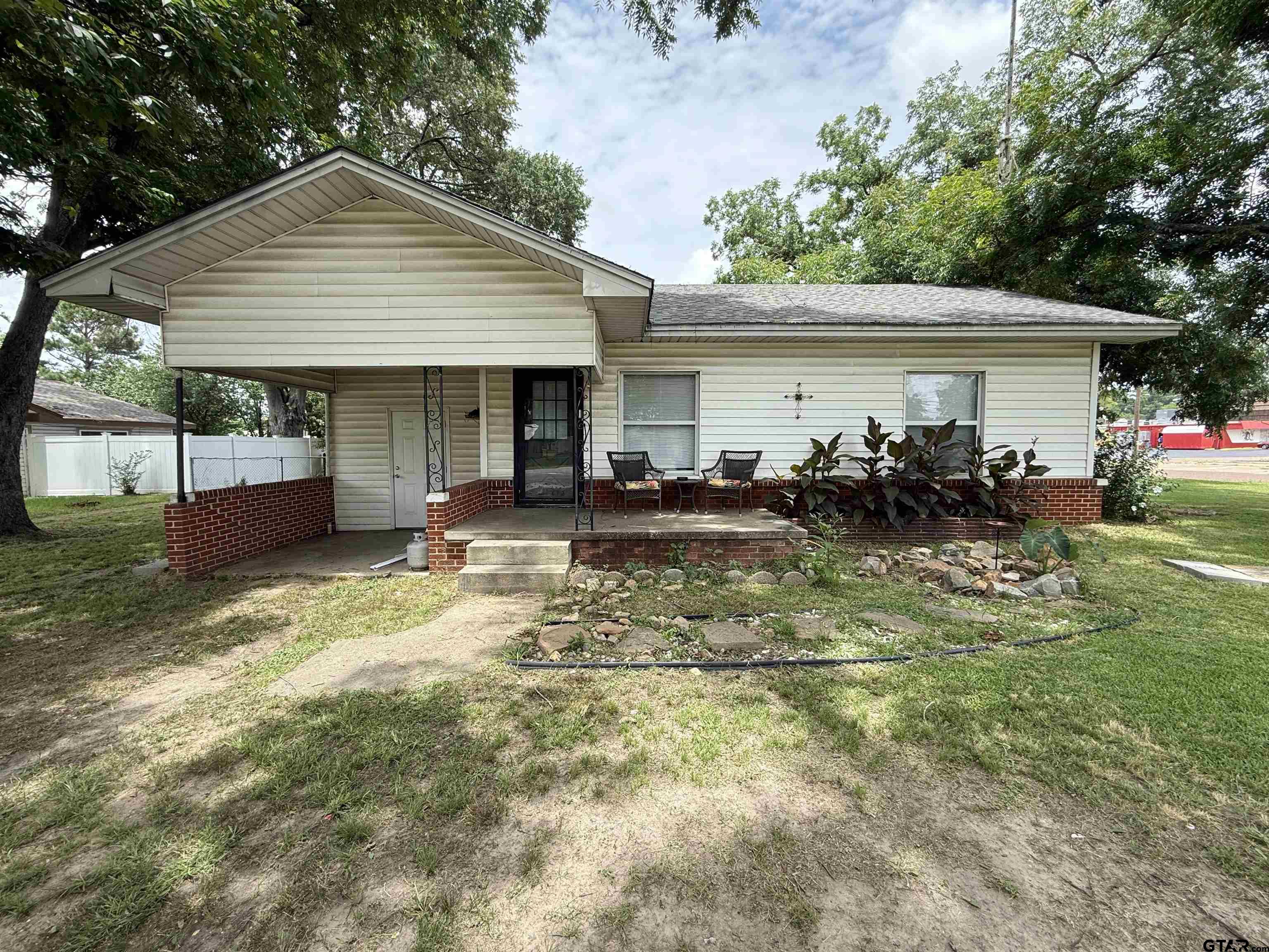 200 W Coke Rd.