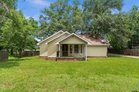 709 E Magnolia St Troup TX 75789