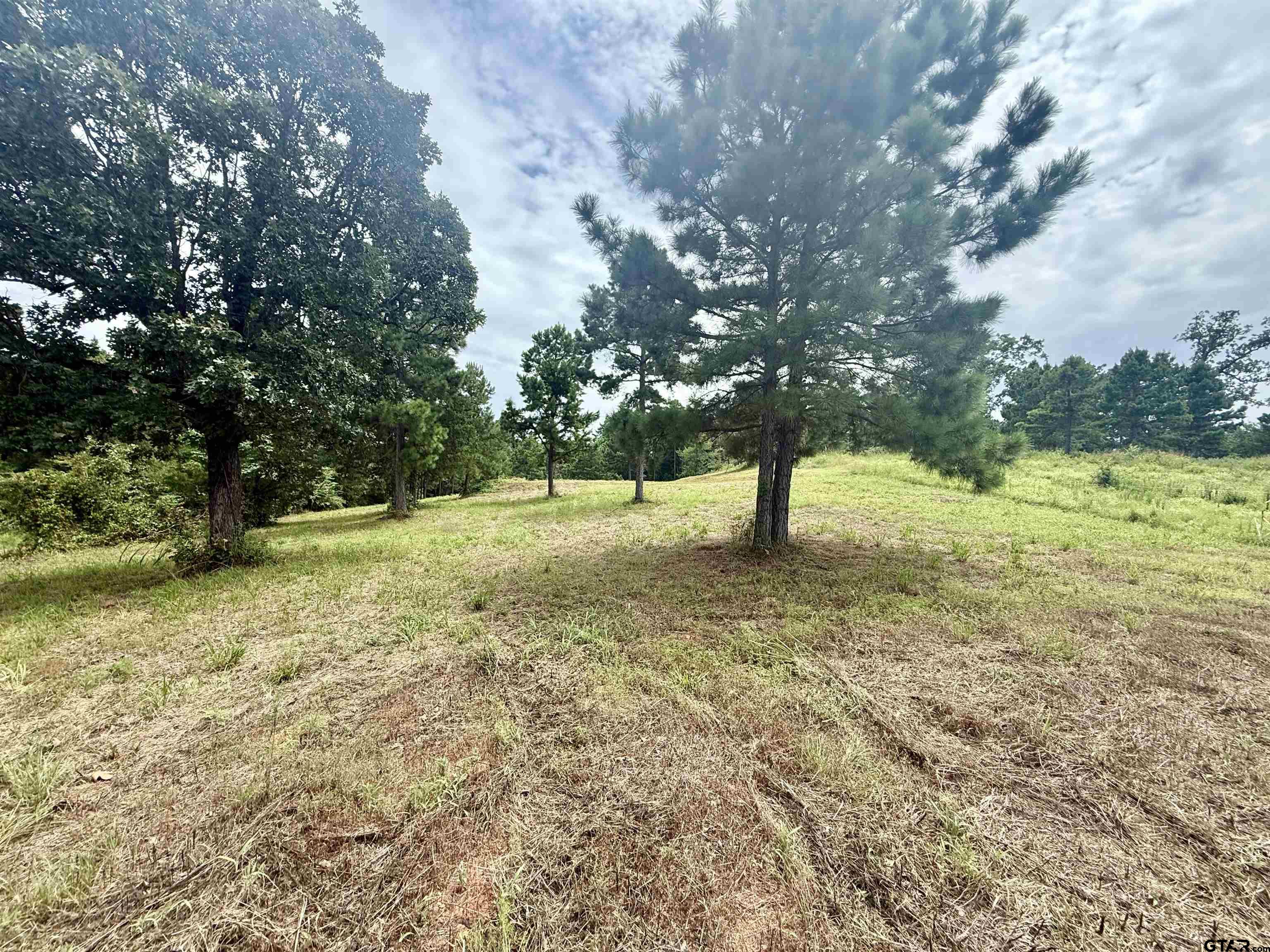 16121 W Valley