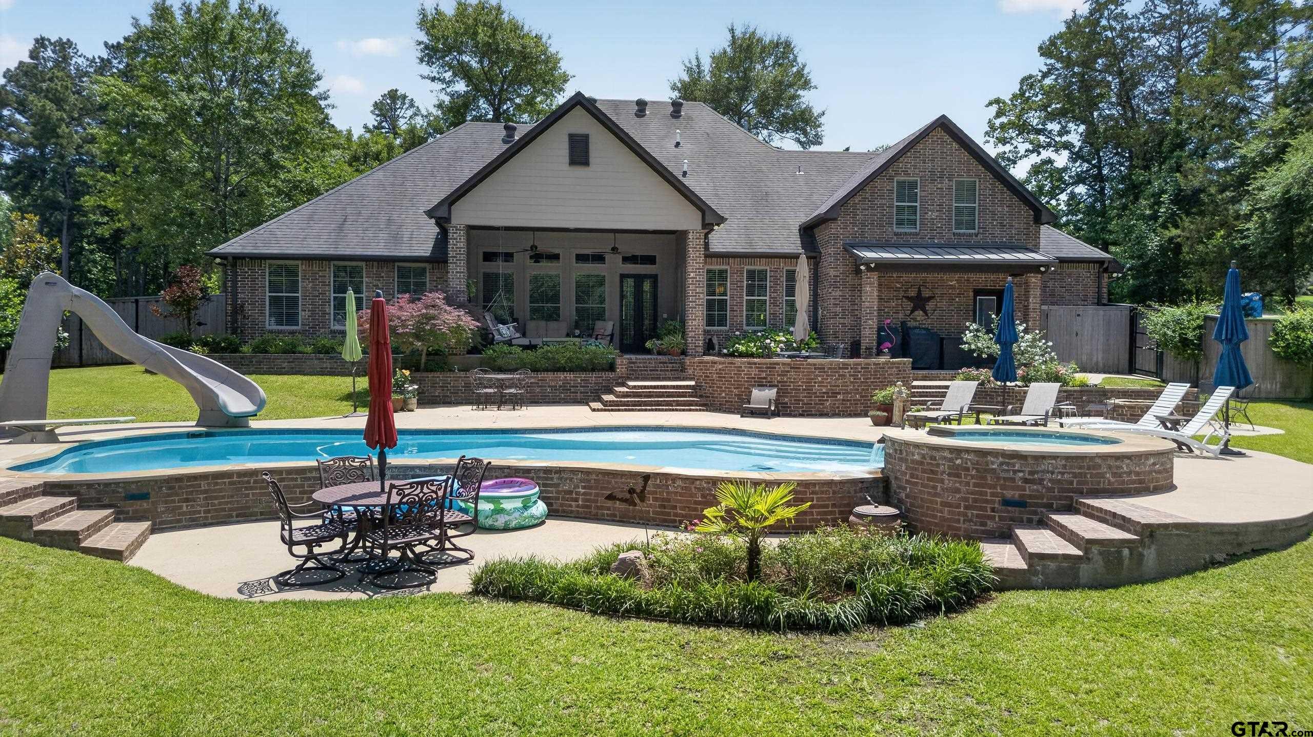 268 Oak Grove Way