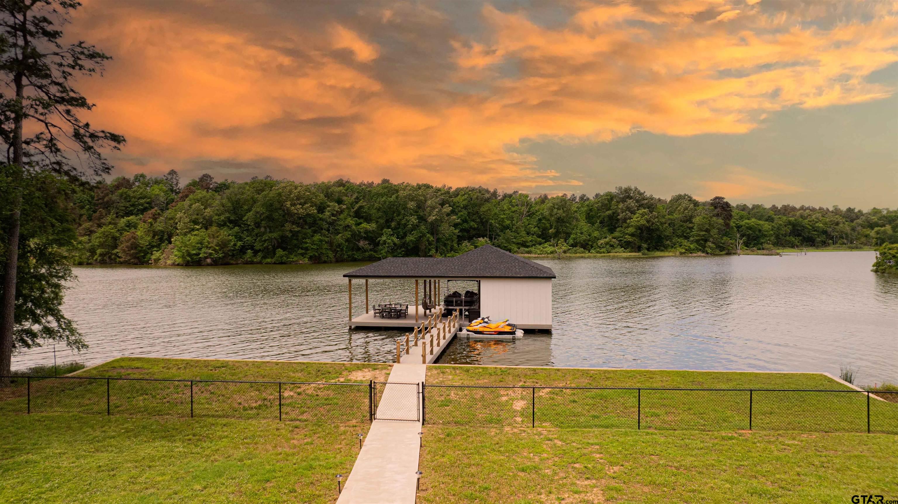 379 Private Road 2367