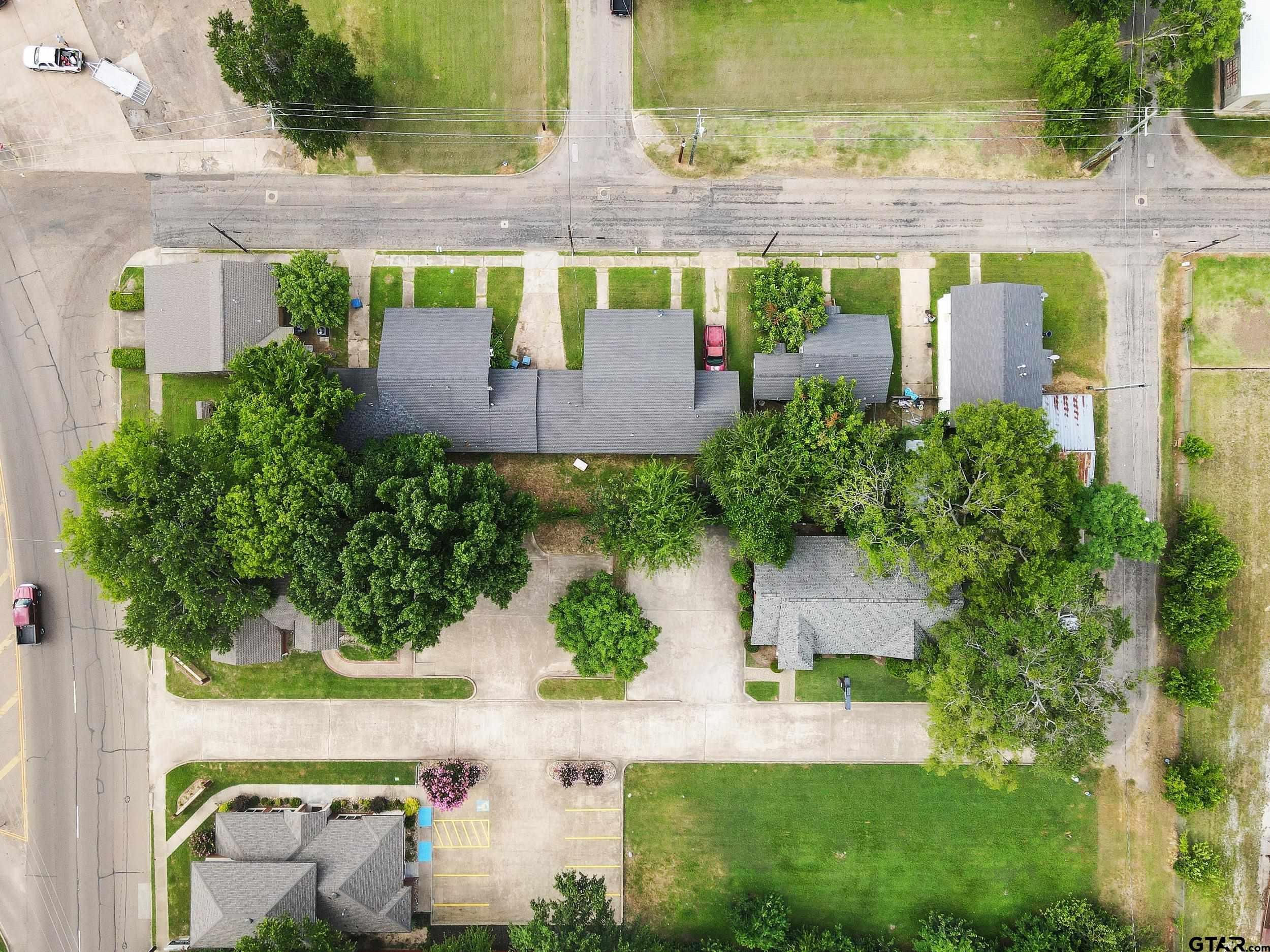 104-110/204 E 9th