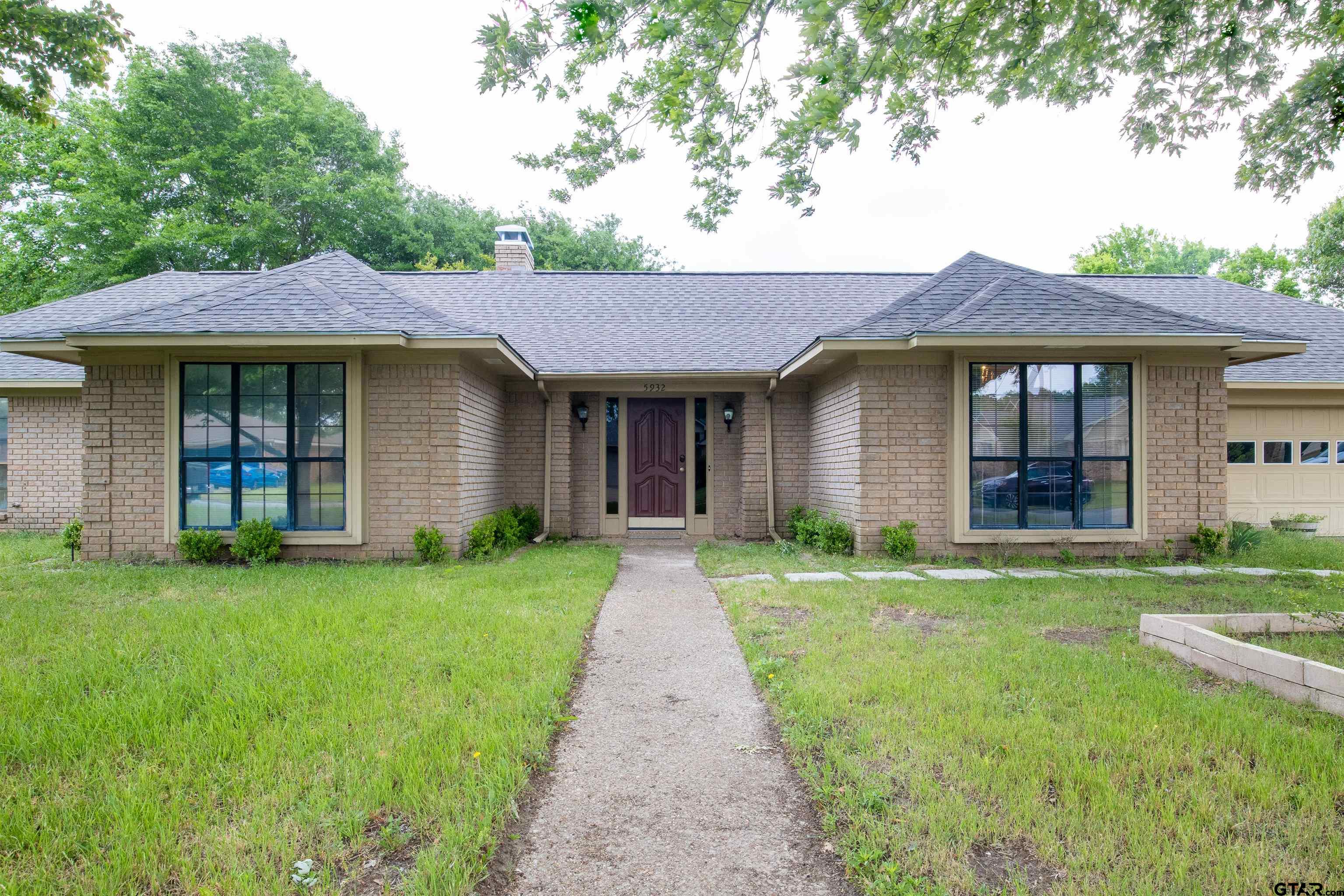 5932 Mesquite Dr.