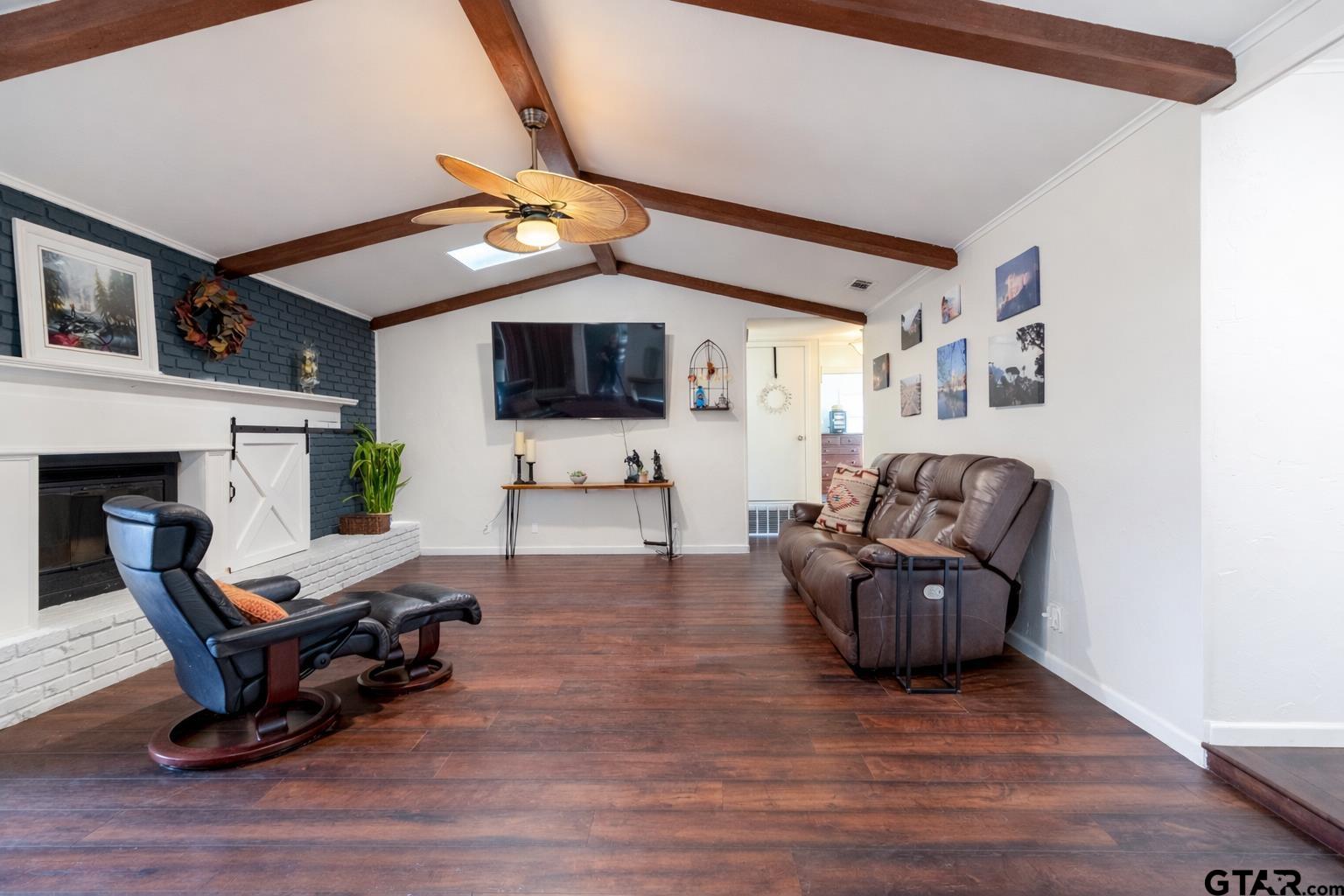 9823 County Road 2228