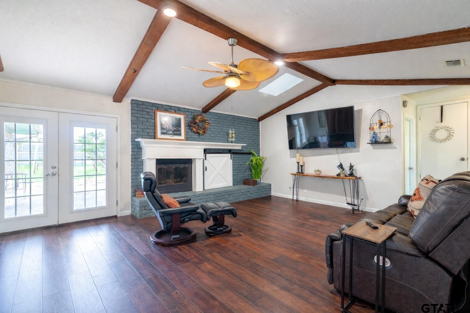 9823 County Road 2228