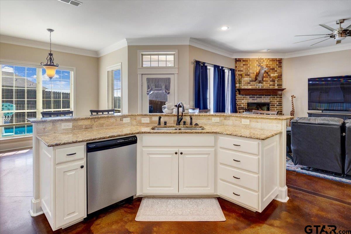 Bullard, Texas 75757, United States, 3 Bedrooms Bedrooms, ,2 BathroomsBathrooms,Residential,Active,163657