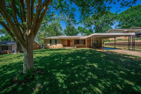 1810 W Main St. Henderson TX 75652