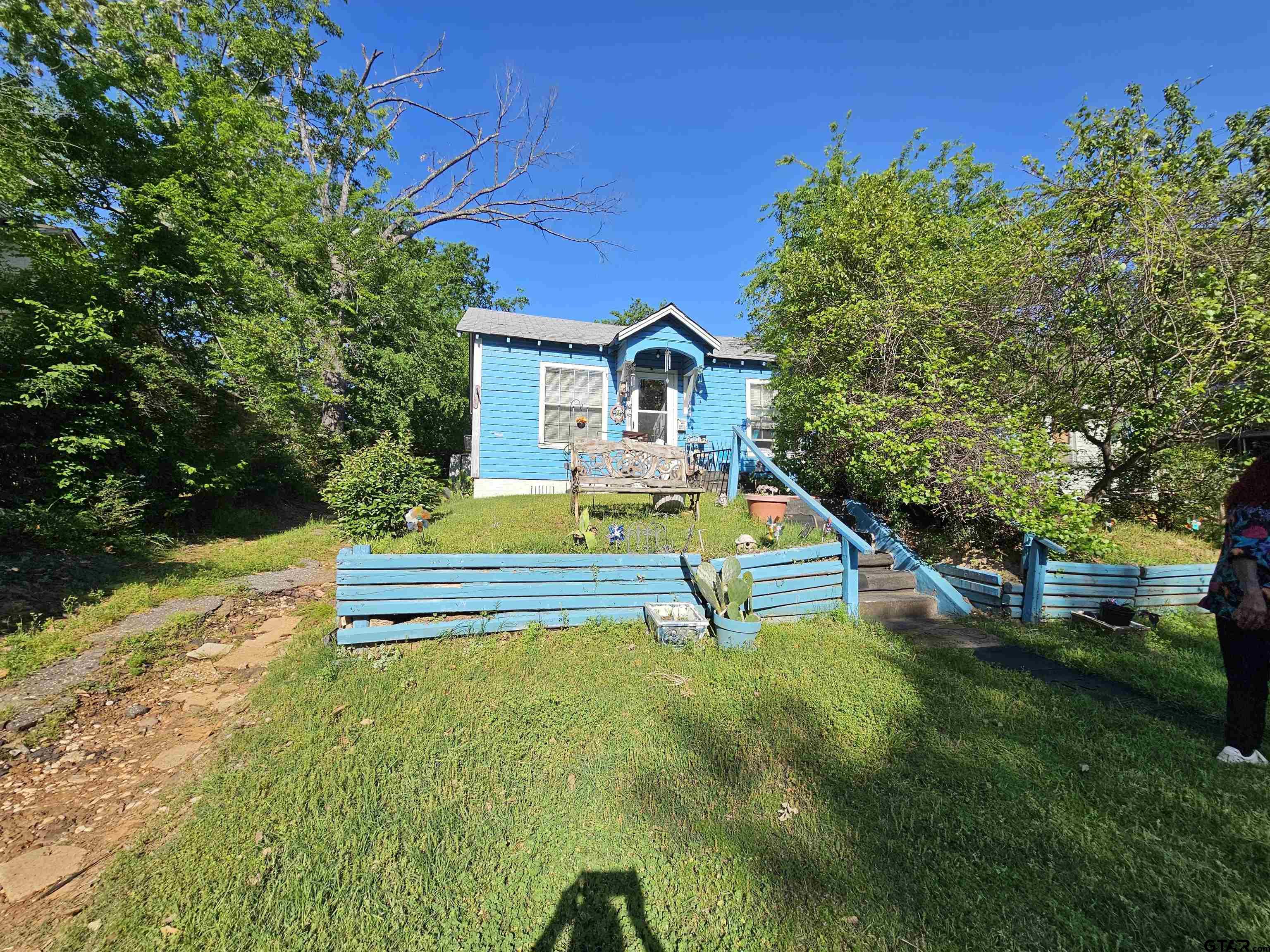 600 N Moore Avenue