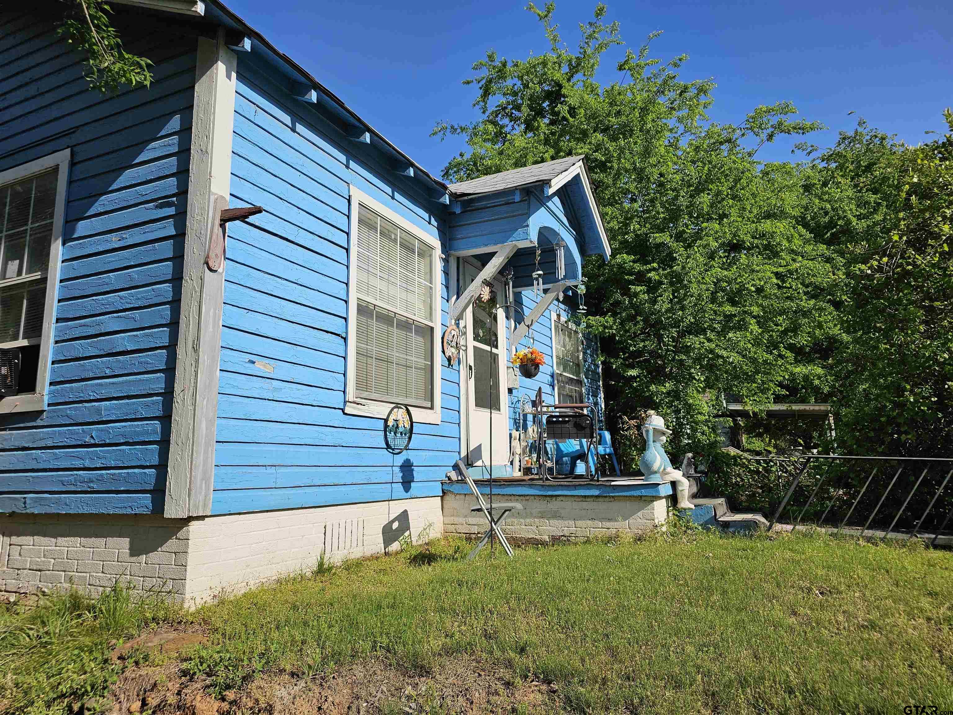 600 N Moore Avenue