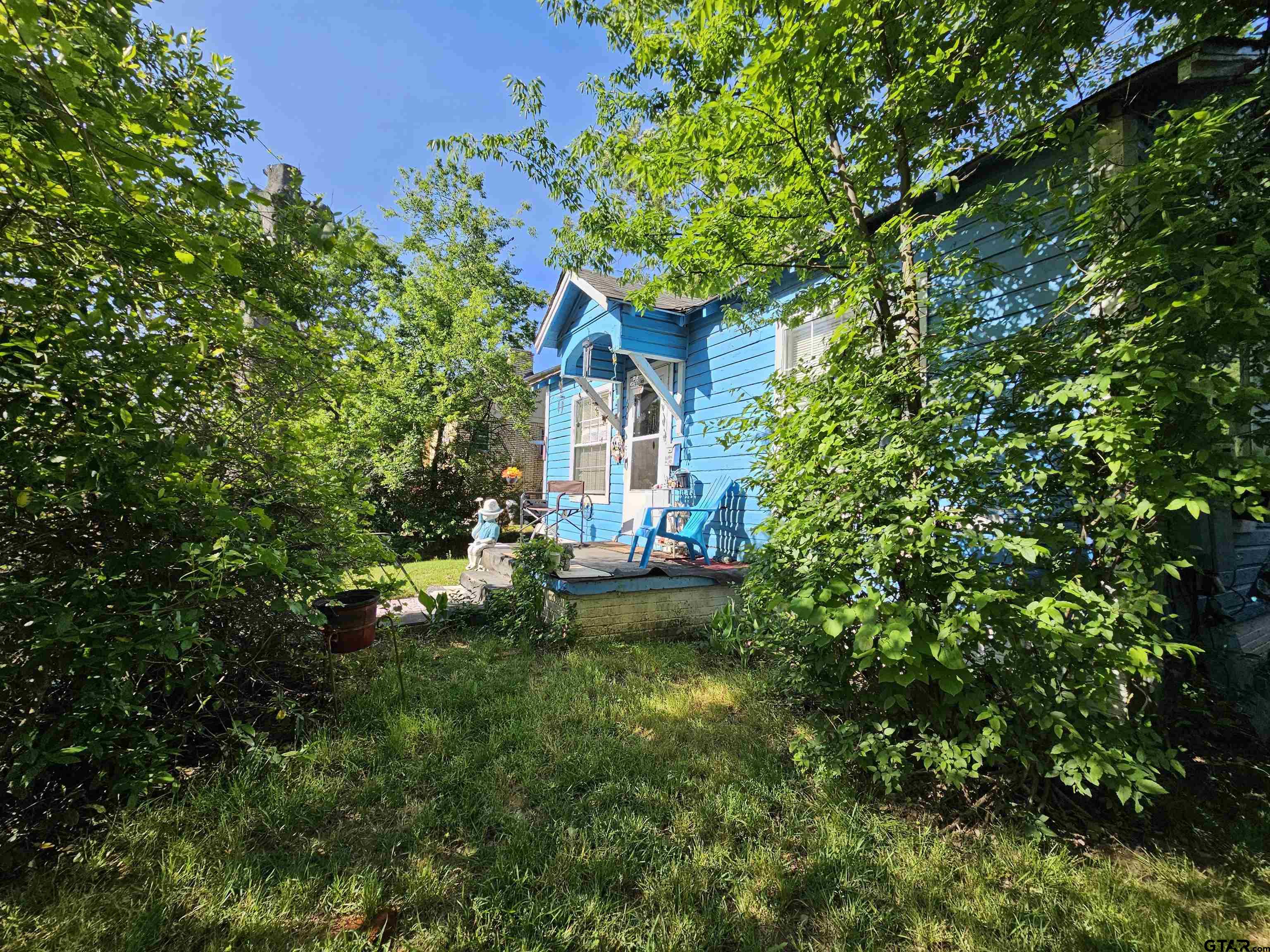 600 N Moore Avenue