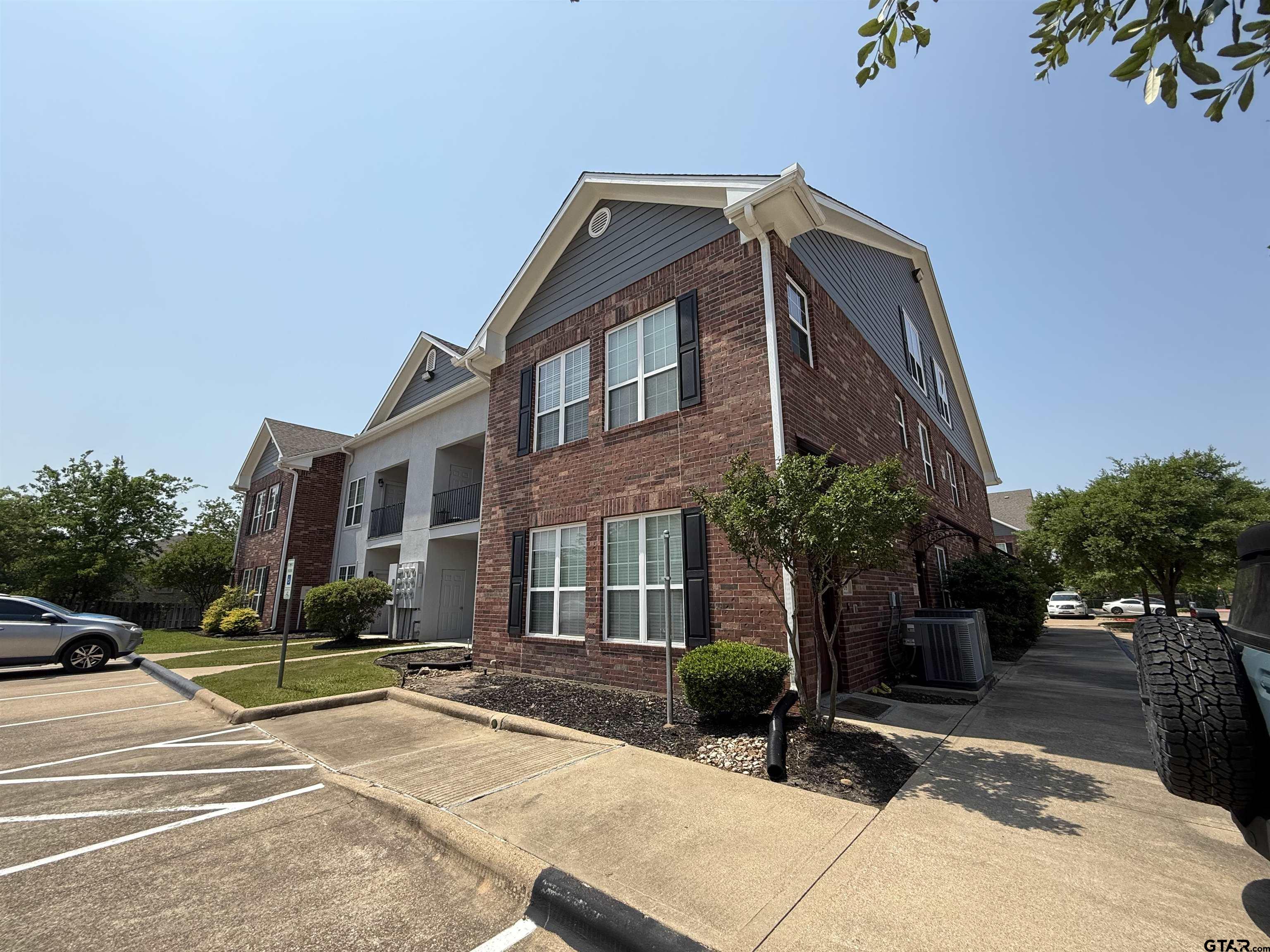 801 Luther St. W #908