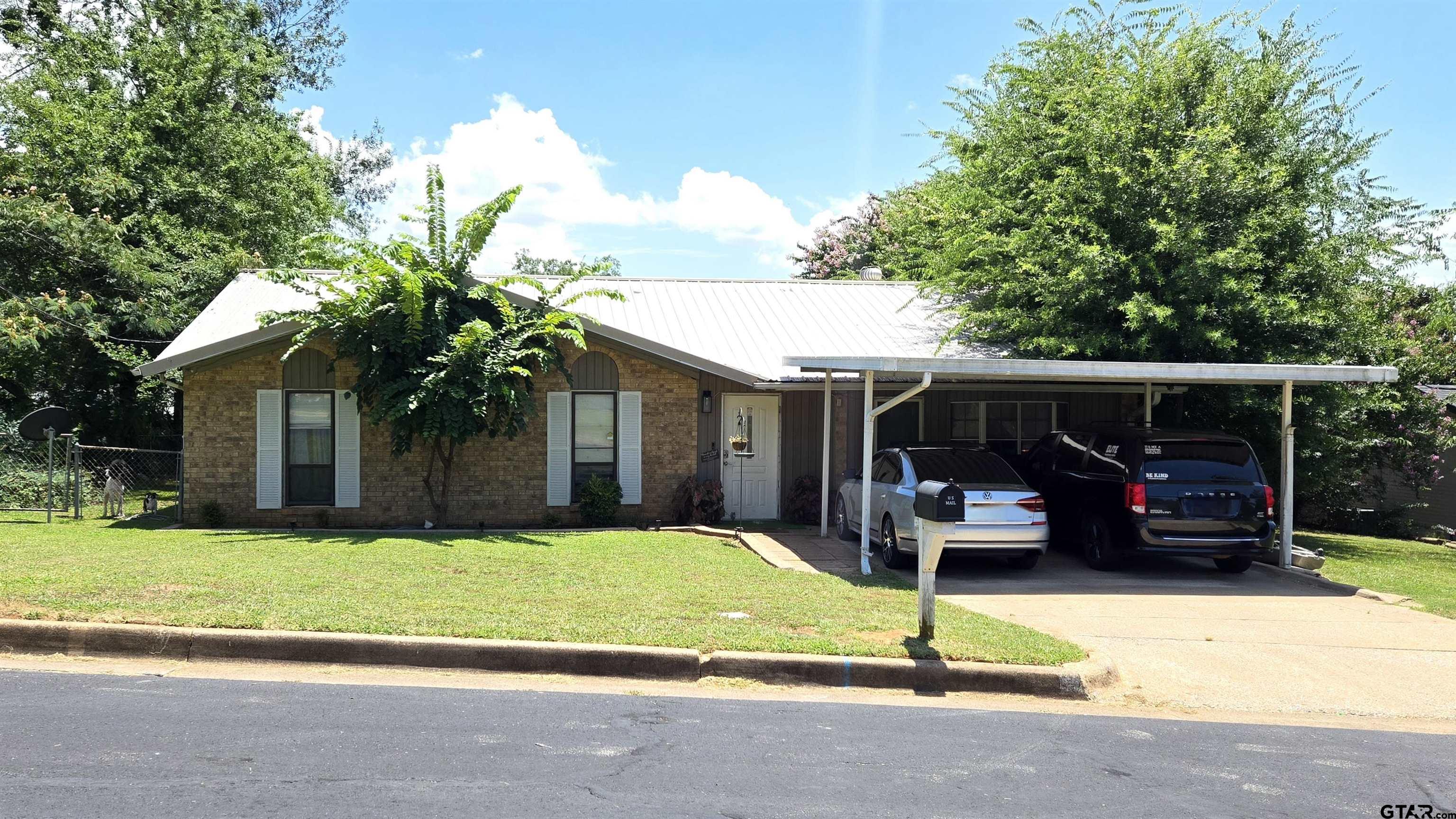 1516 Bowie Dr.