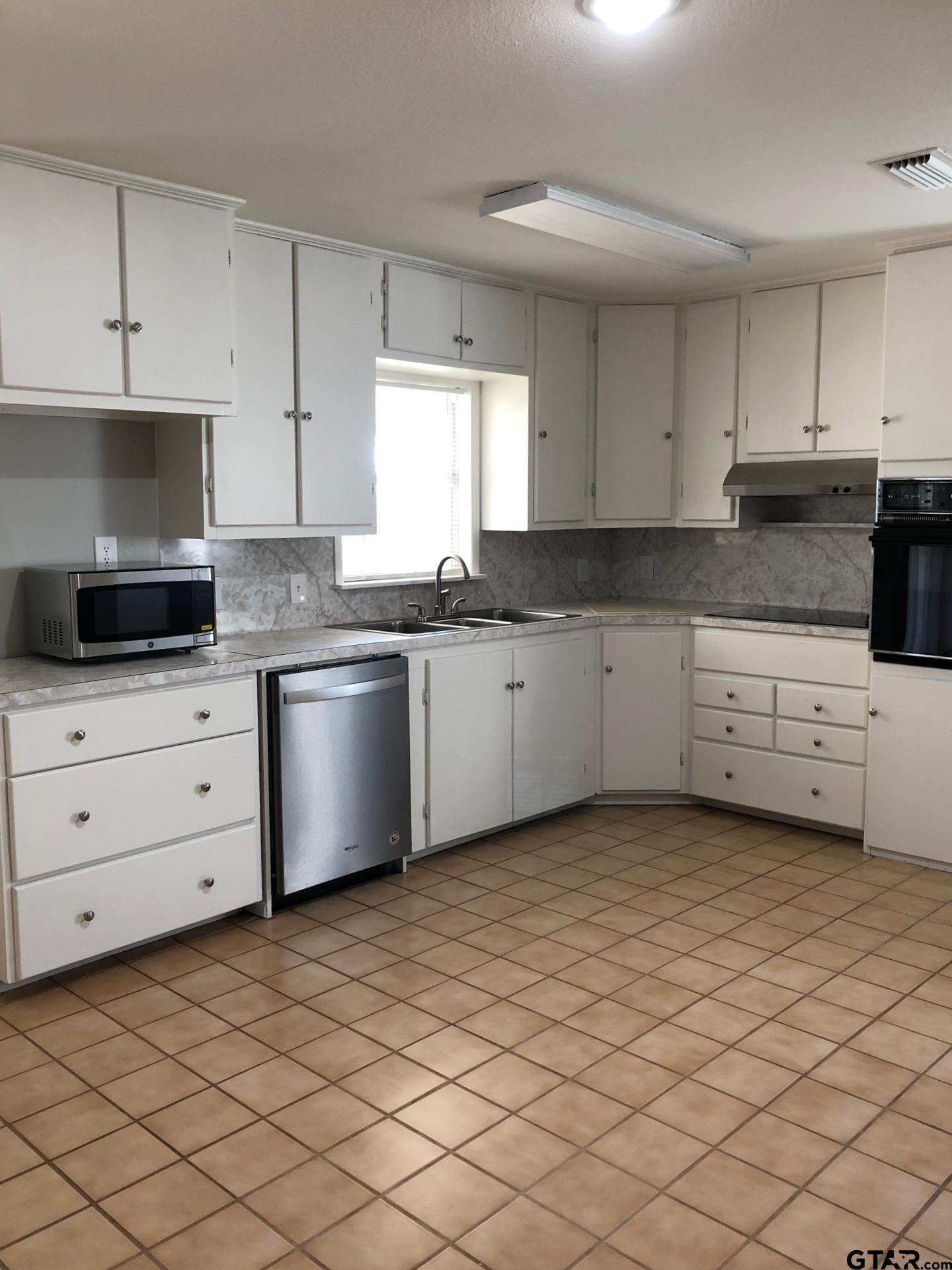 1516 Bowie Dr.