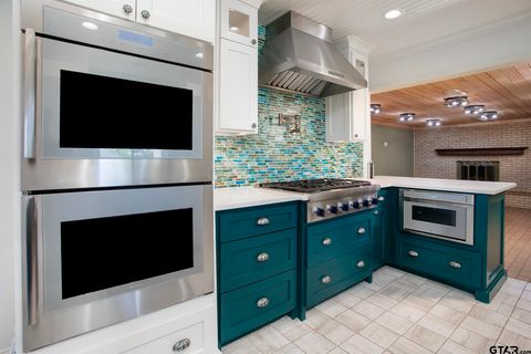 502 W Hubbard St Lindale TX 75771