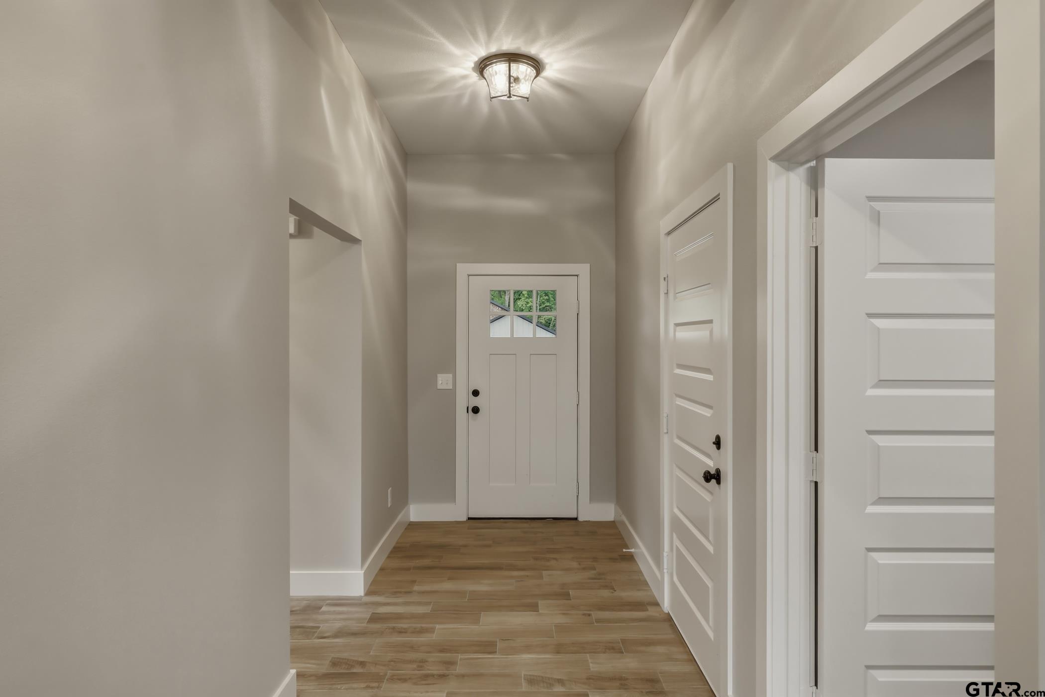 16221 Crossing Circle