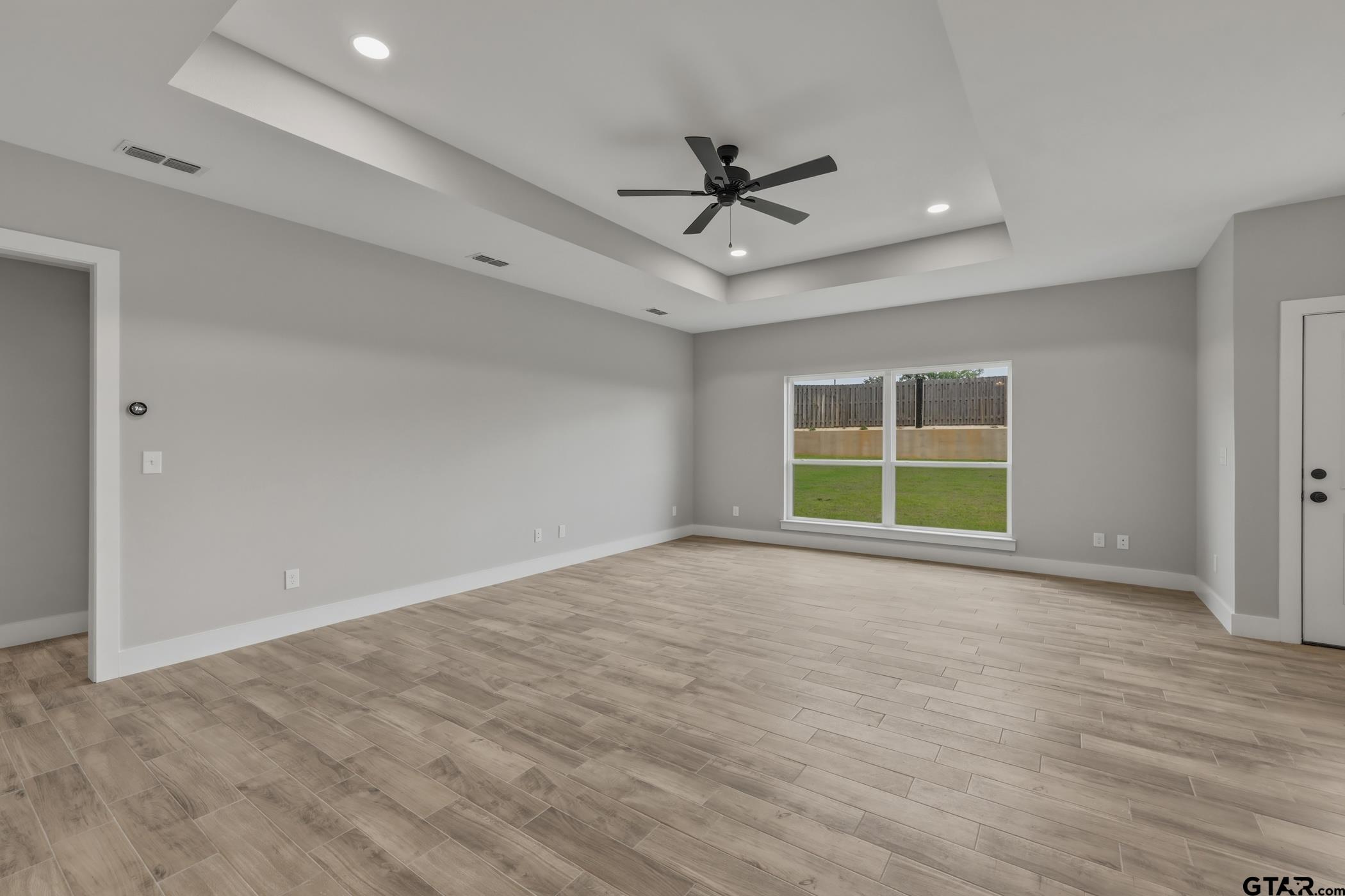 16221 Crossing Circle