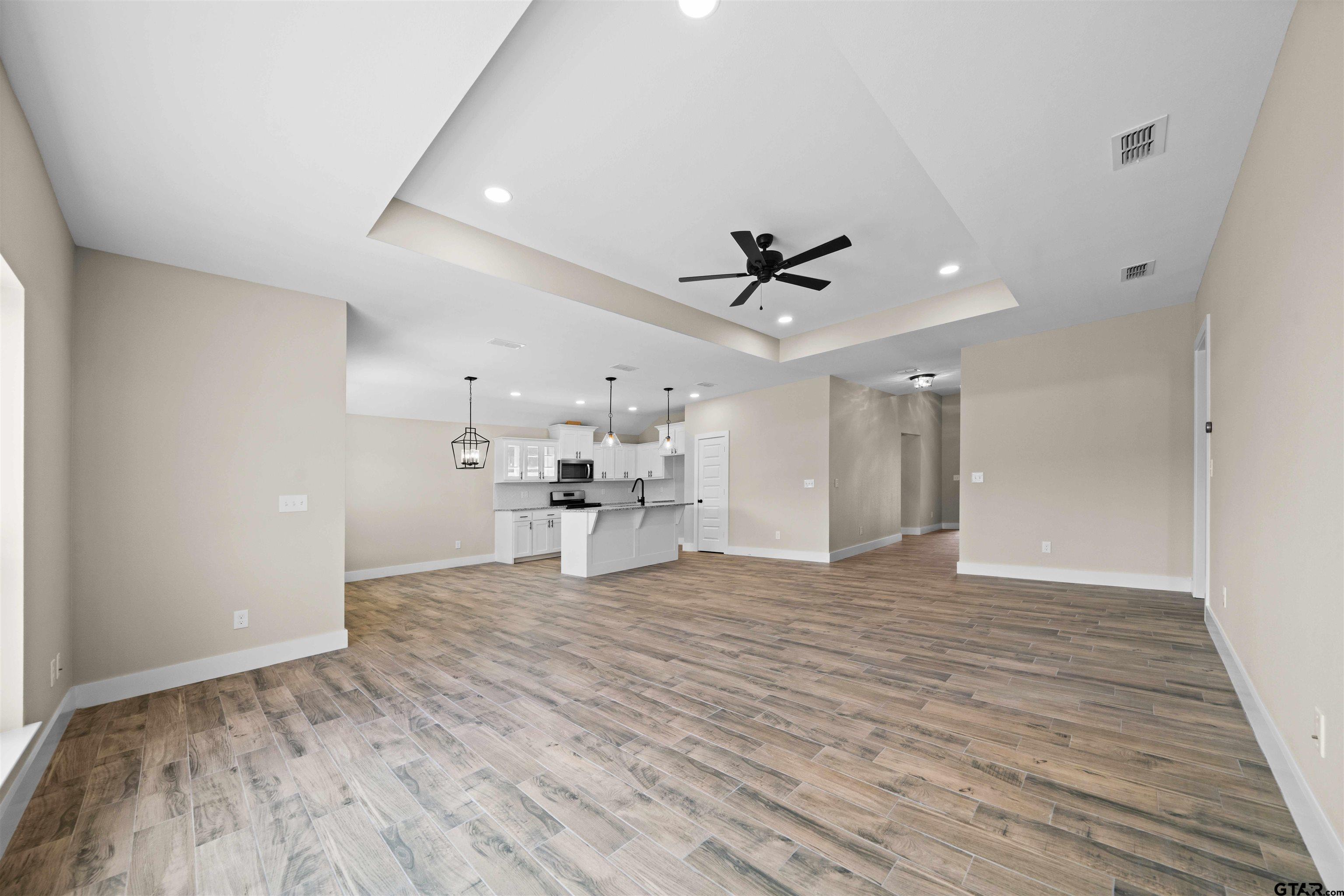 16221 Crossing Circle