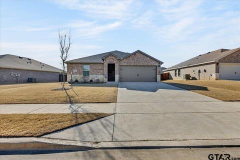 1203 Hidden Valley Dr Chandler TX 75758