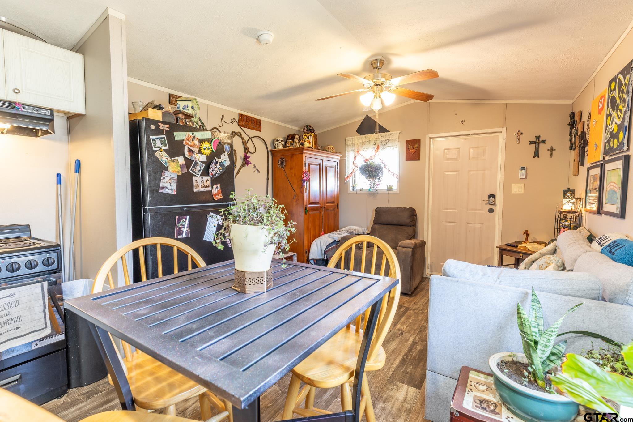 384 Holiday Village Dr