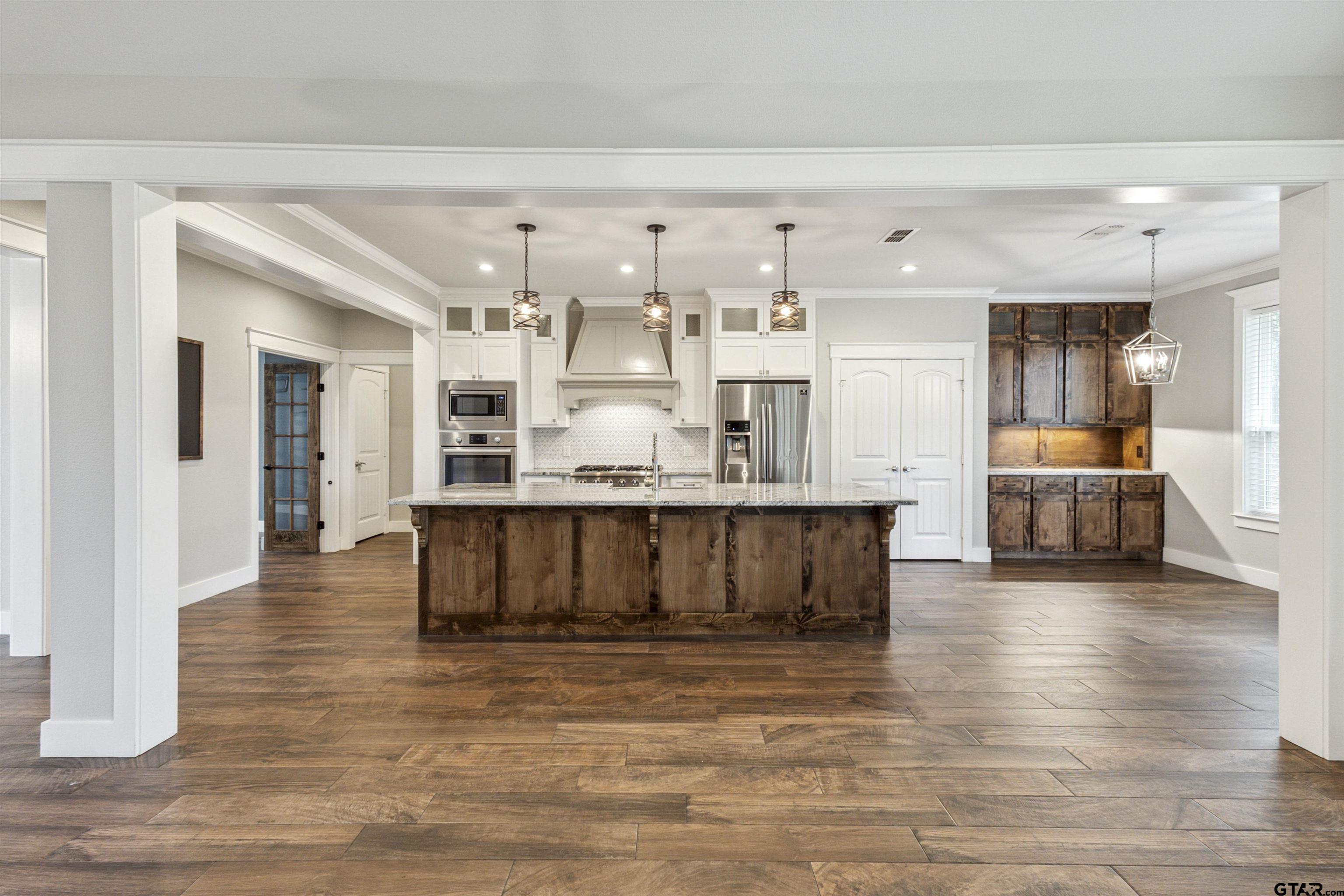 12090 Hackberry Hollow