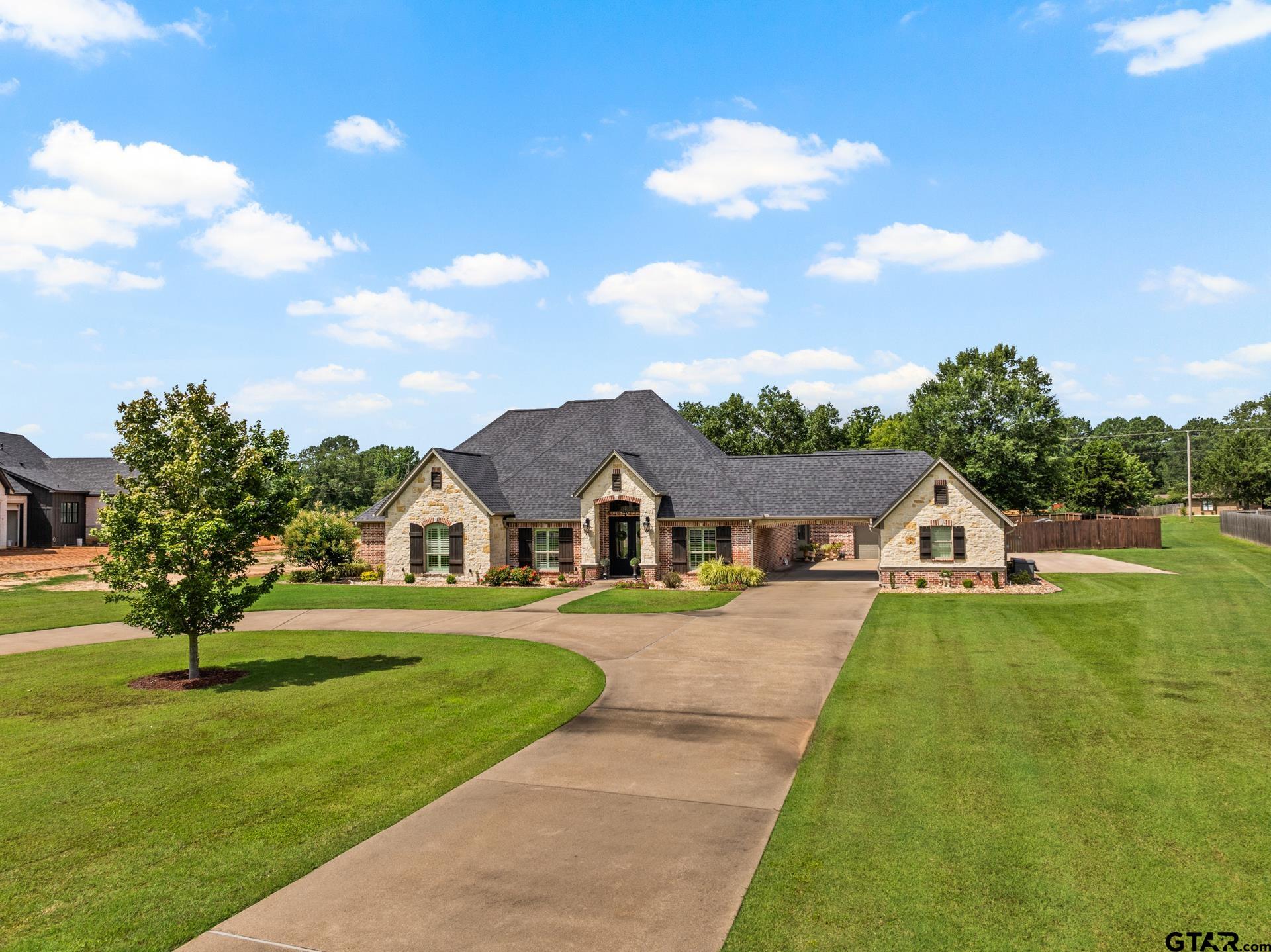 204 Private Road 54166