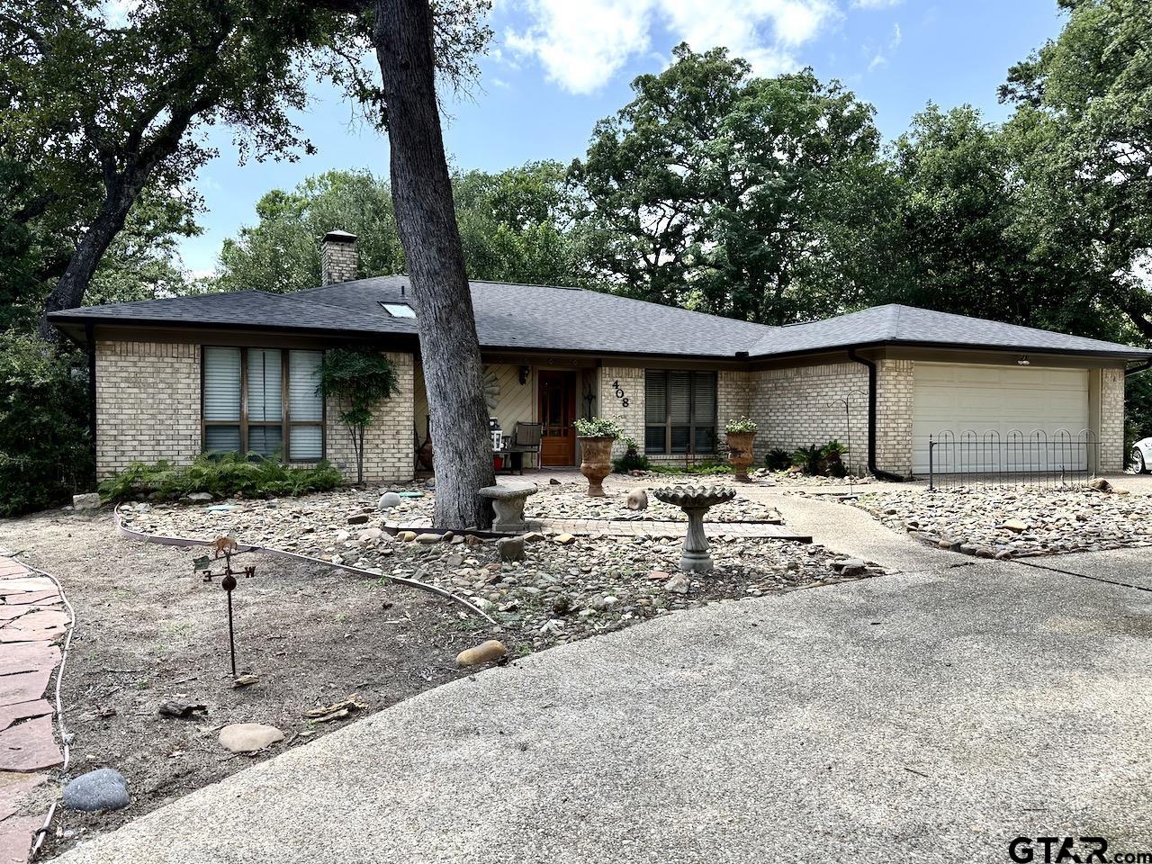 408 Lonestar Ln
