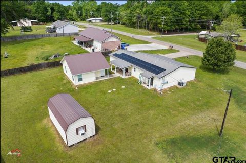 A home in Gladewater