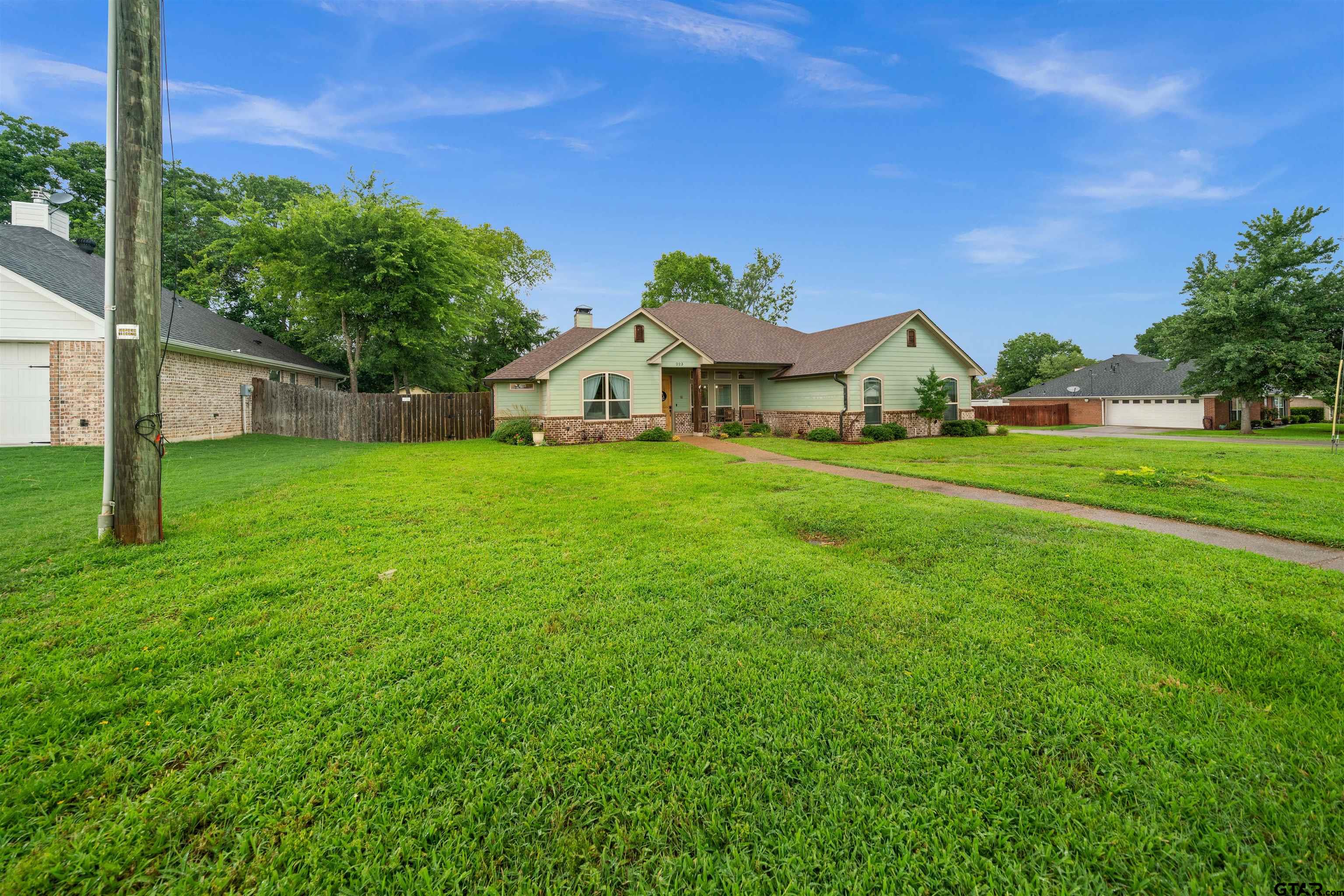 223 E Emma St.