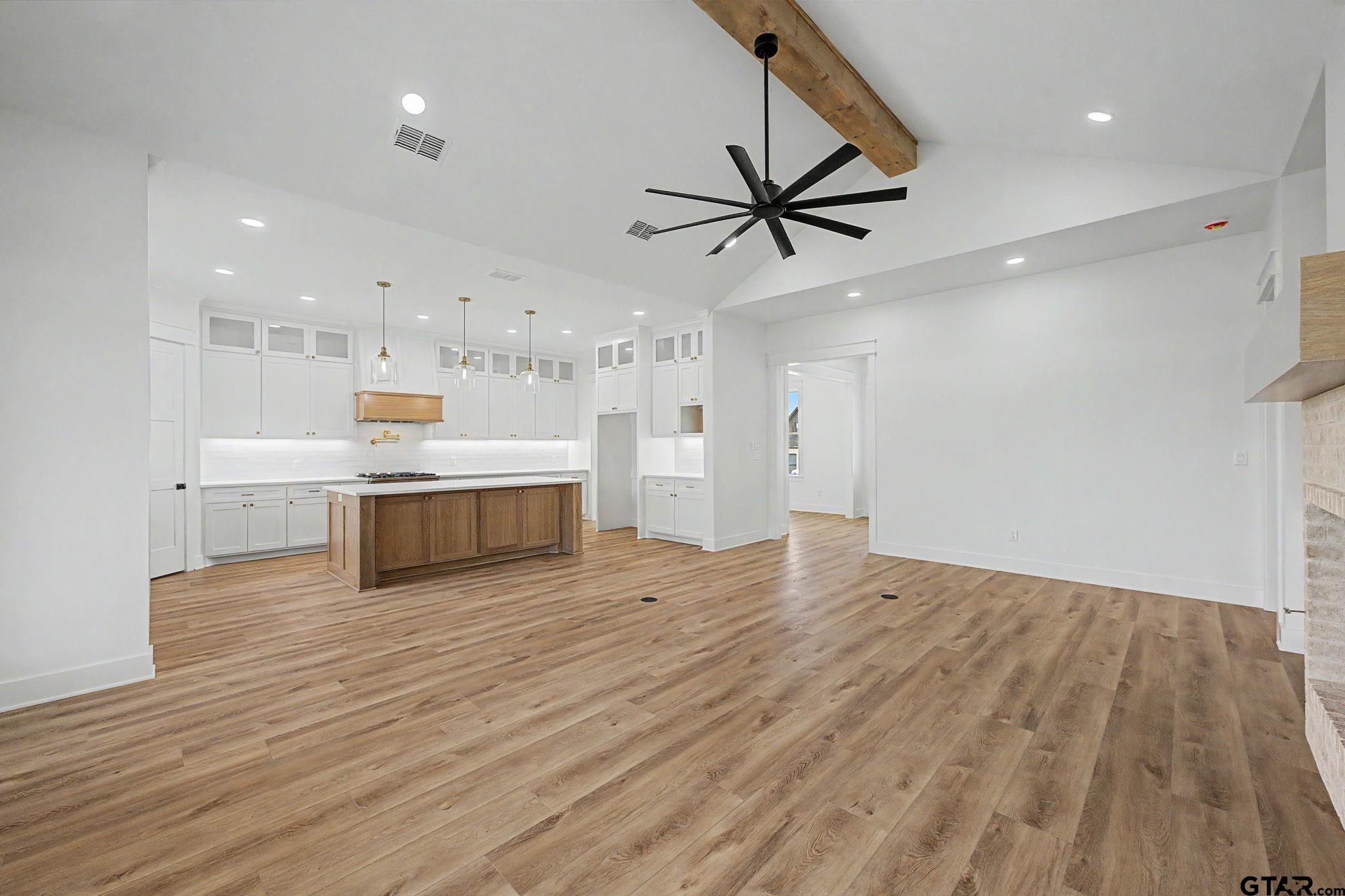 3139 Club Drive