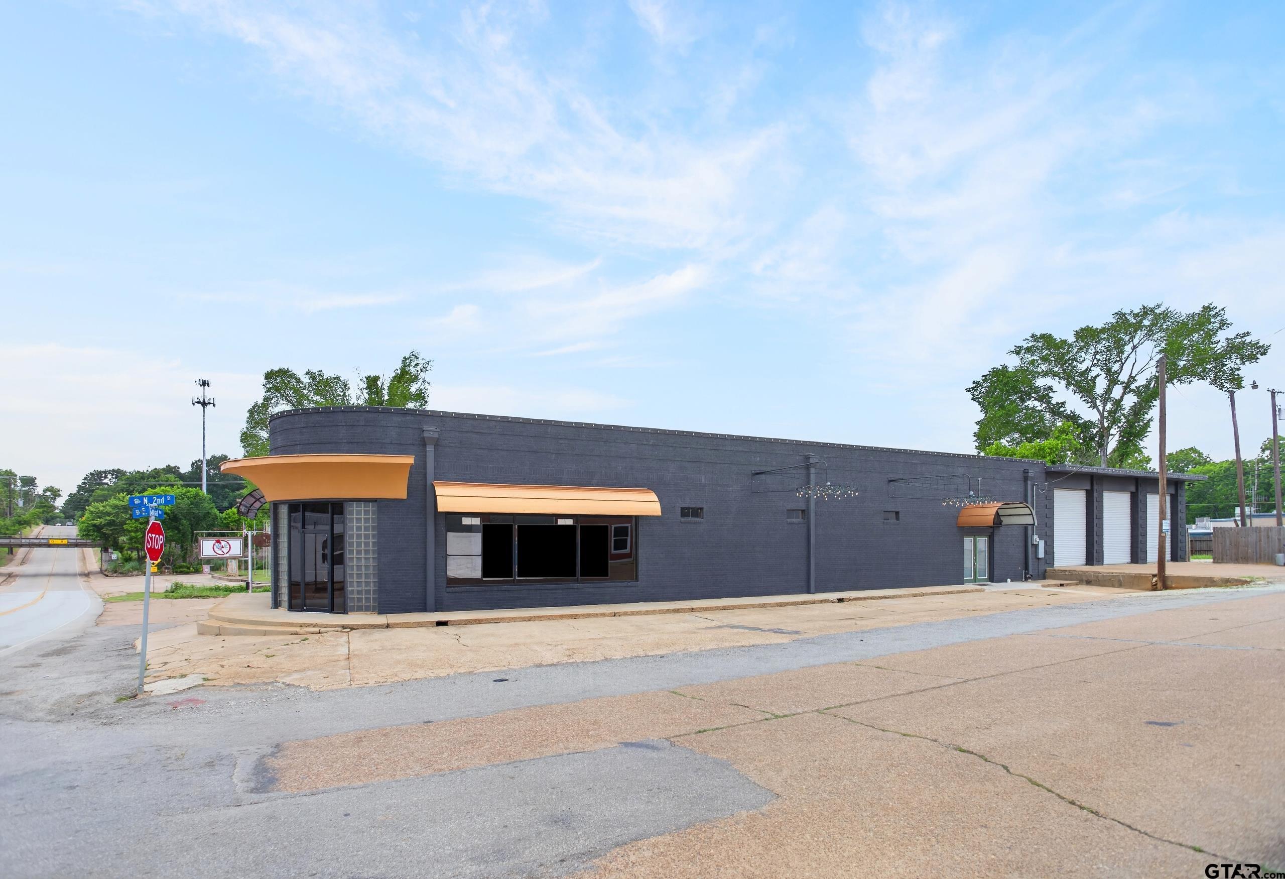 112 E Goliad Avenue
