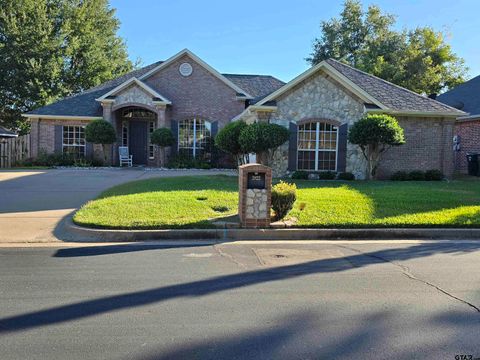 2822 Gloucester Dr Tyler TX 75707