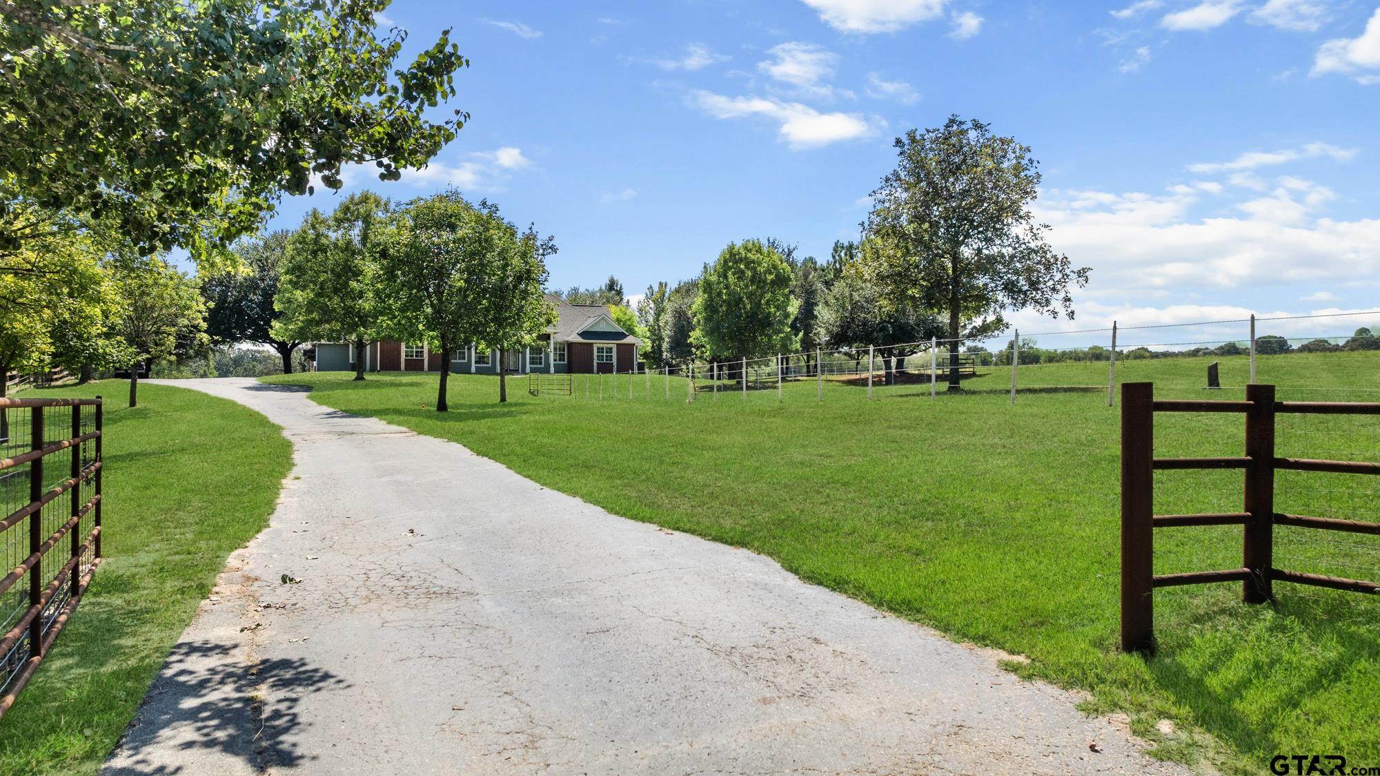 1688 County Road 3118