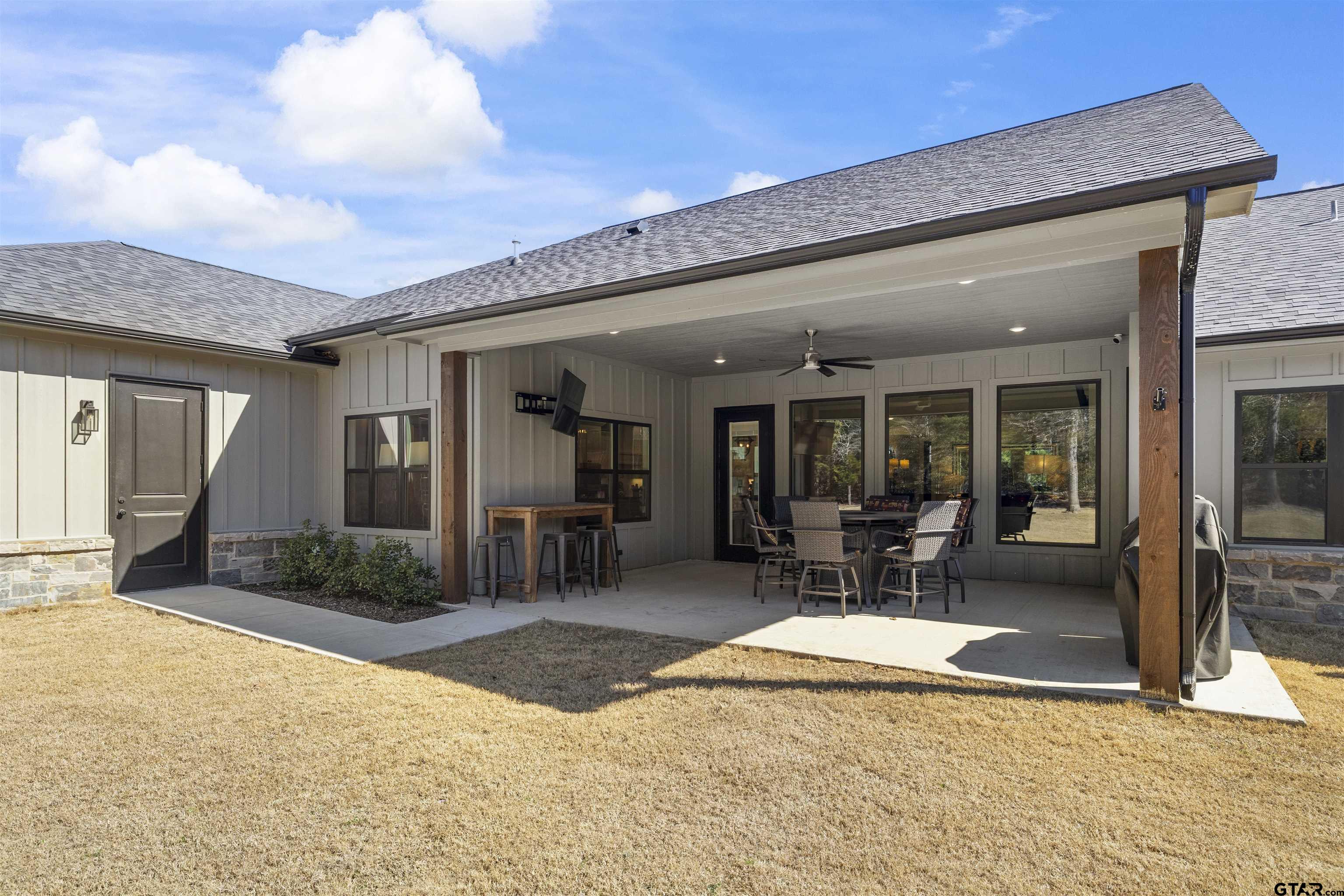 14681 Woodland Creek Dr