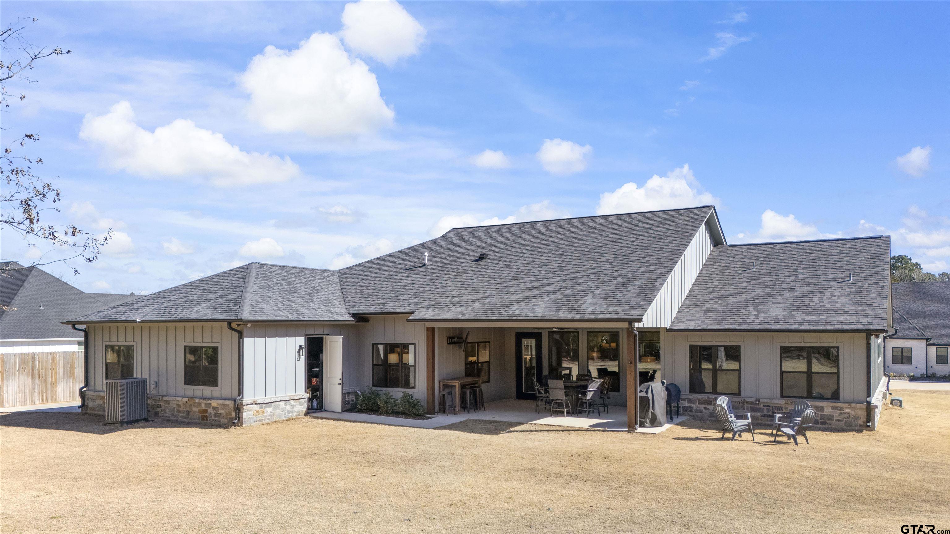 14681 Woodland Creek Dr