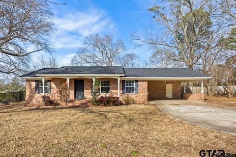 409 E Main Omaha TX 75571