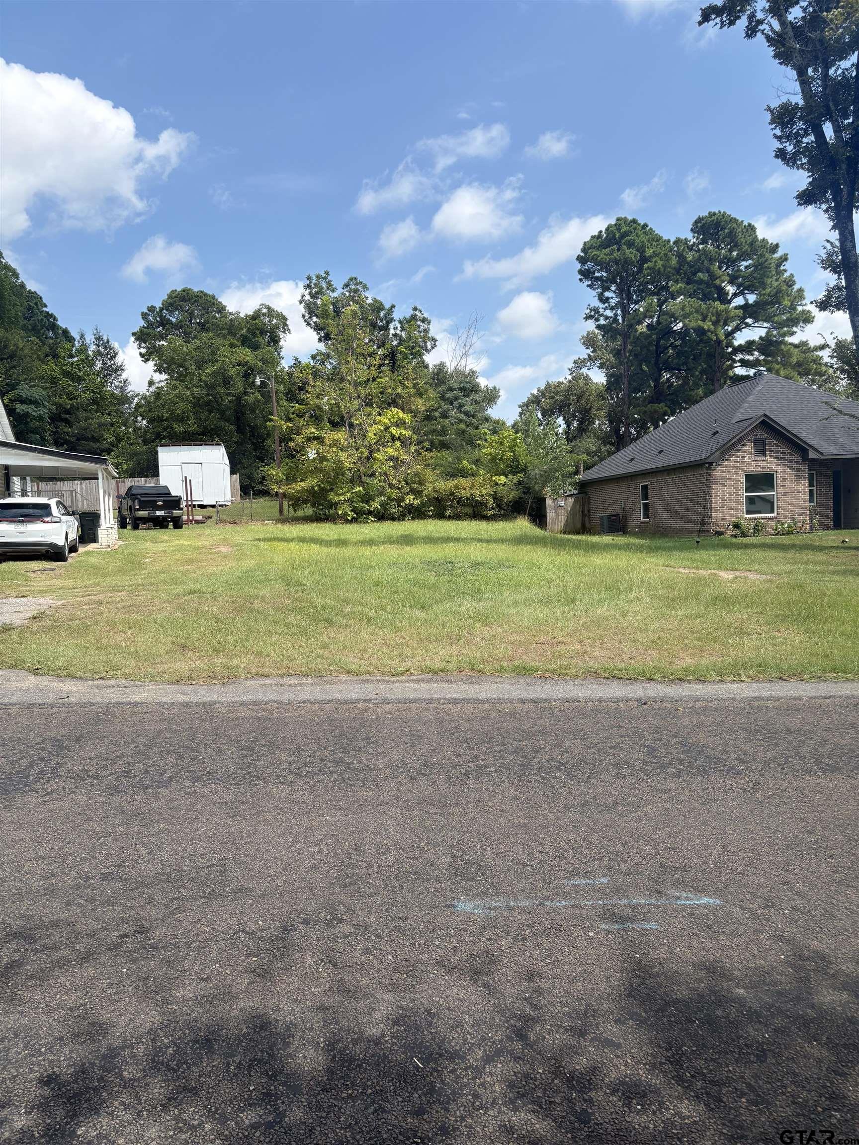 Photo 1 of 1 — 1615 W Shawnee, Tyler, TX 75702