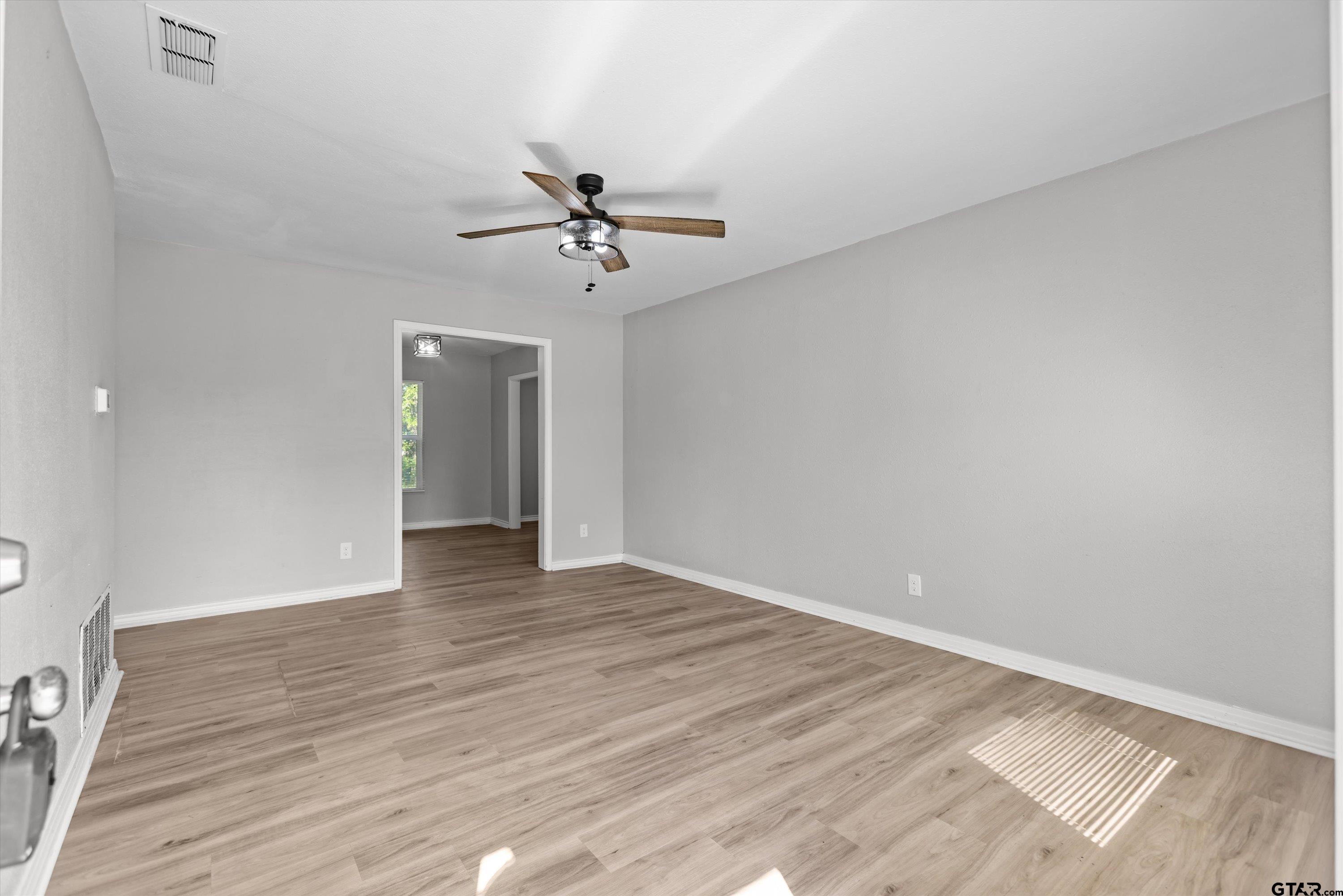 2914 W Gentry Parkway