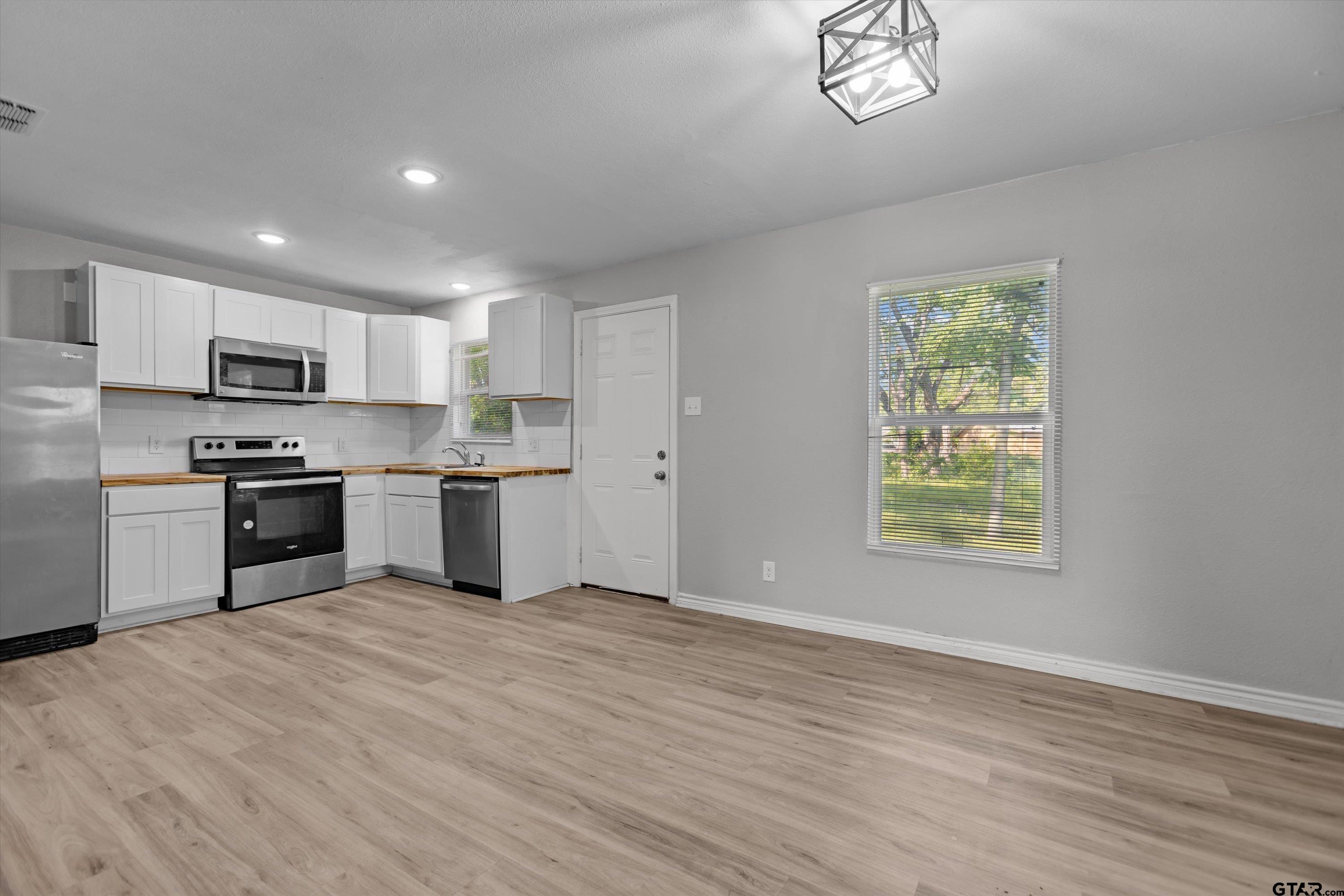 2914 W Gentry Parkway