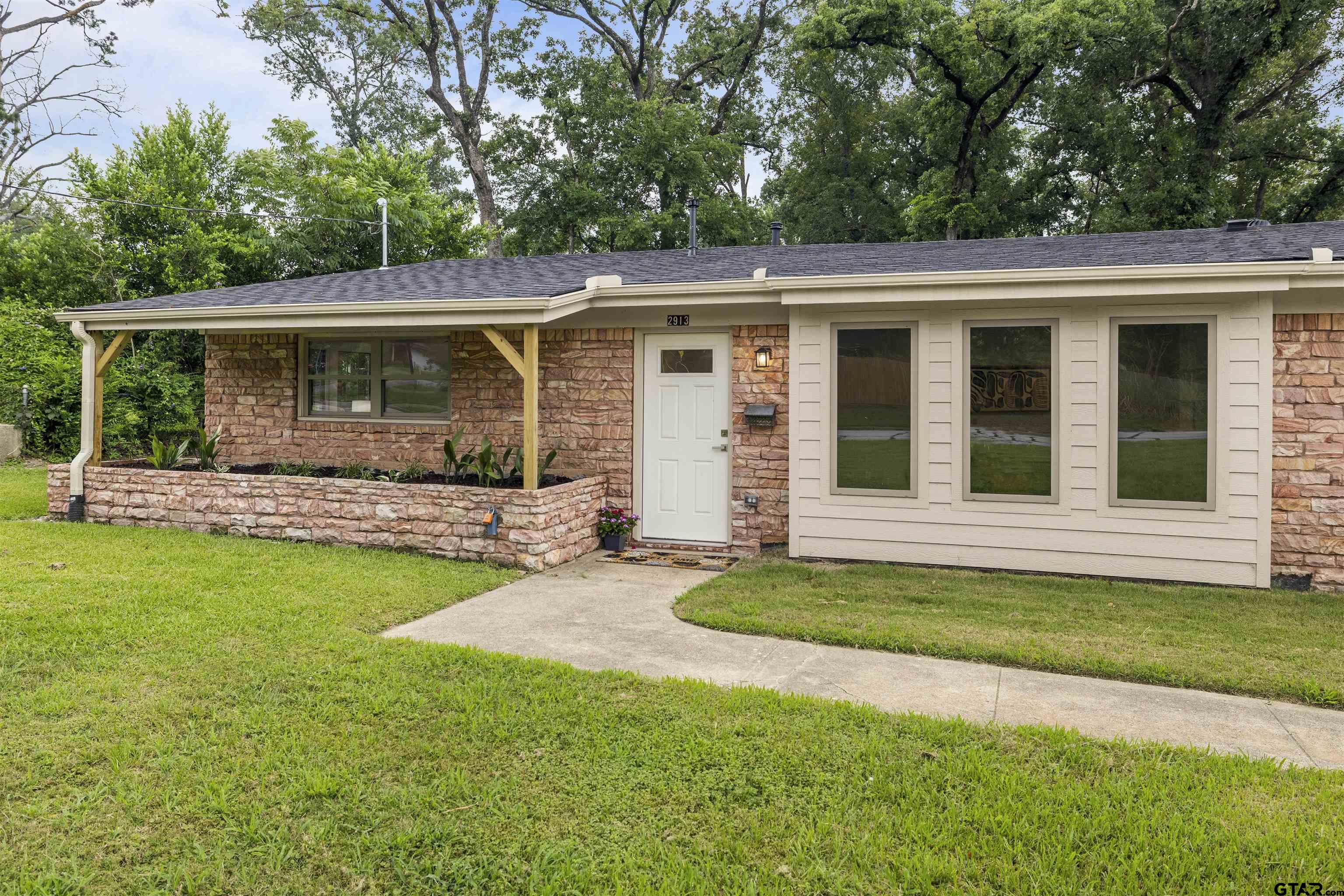 2913 Rollingwood Dr