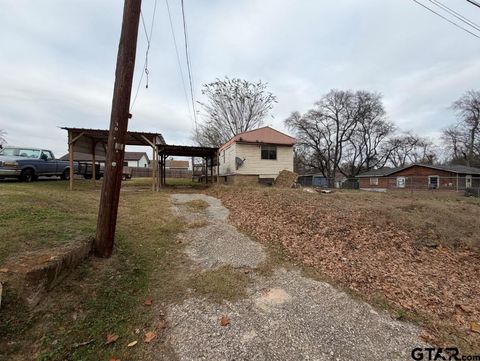 205 Barker Athens TX 75751