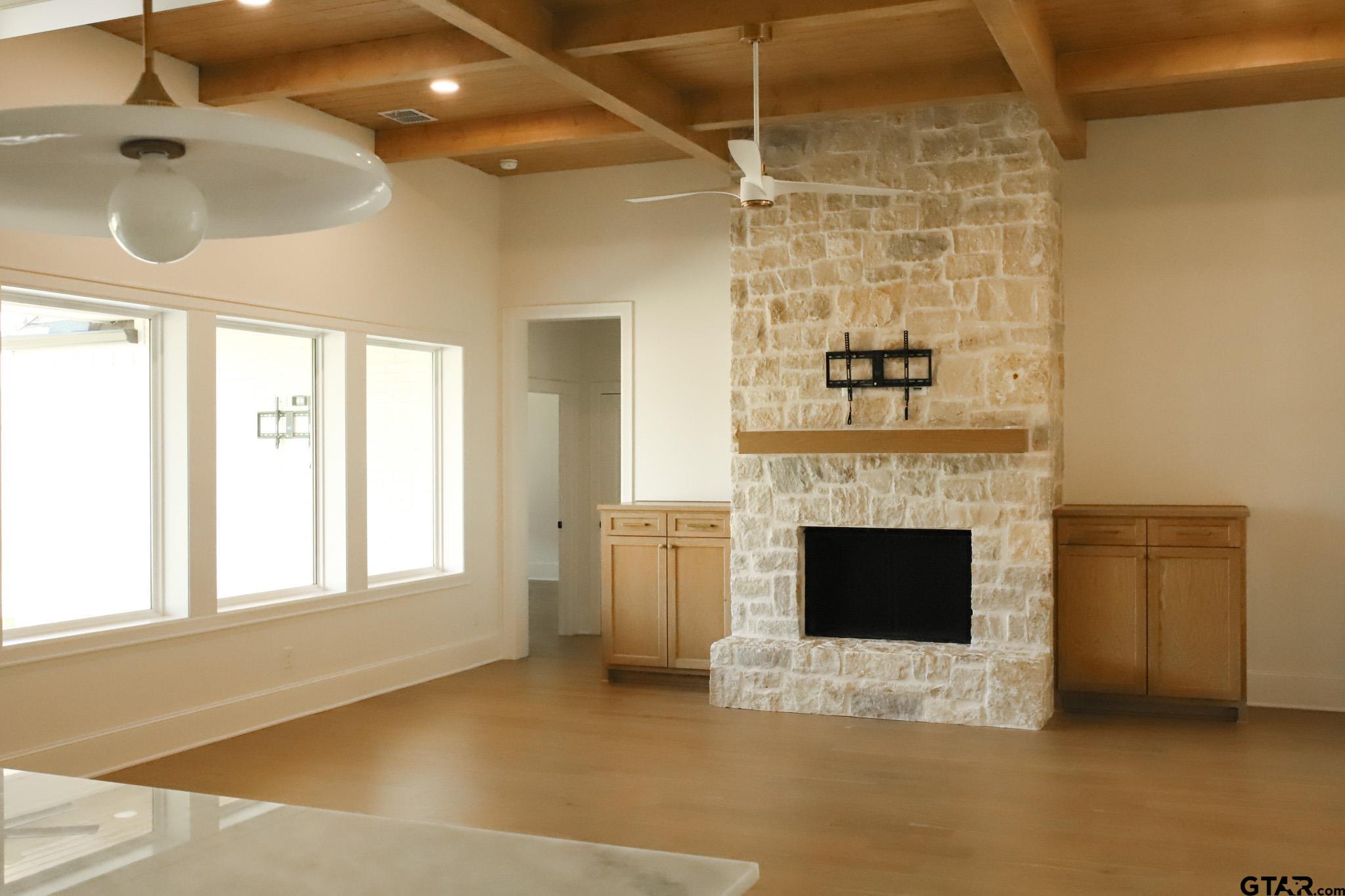 3143 Club Drive 3143 Club Drive