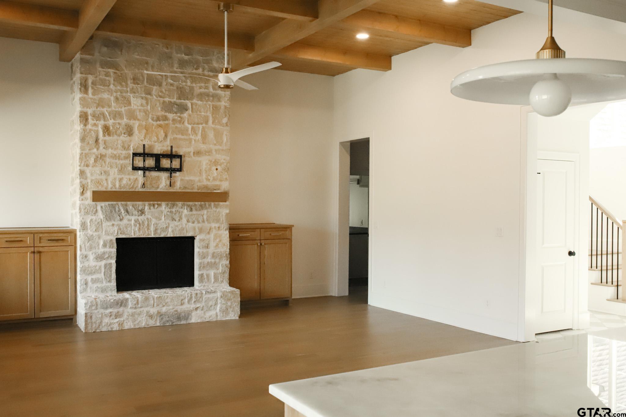 3143 Club Drive 3143 Club Drive