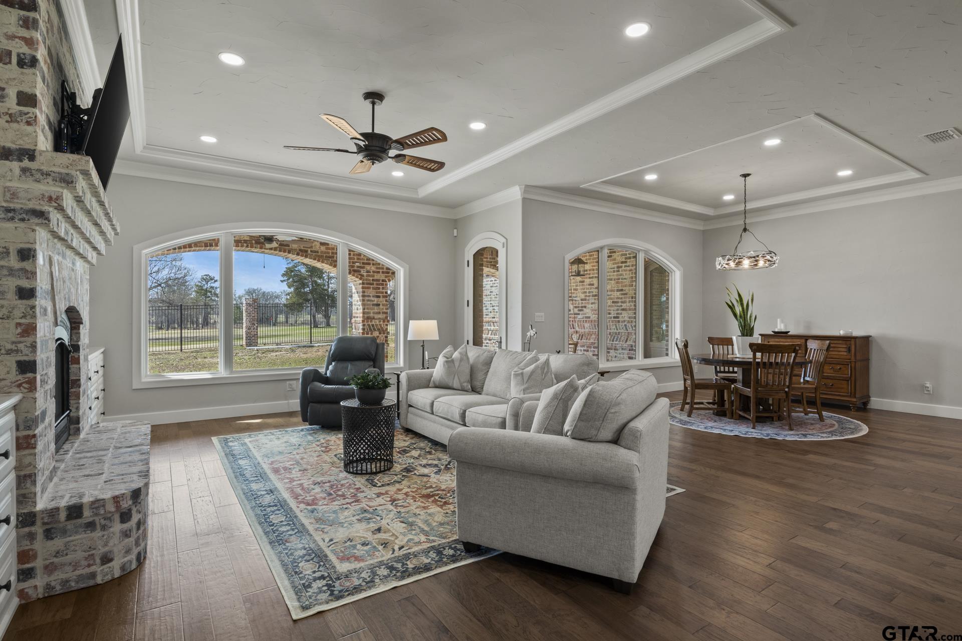 602 Greenhill Park
