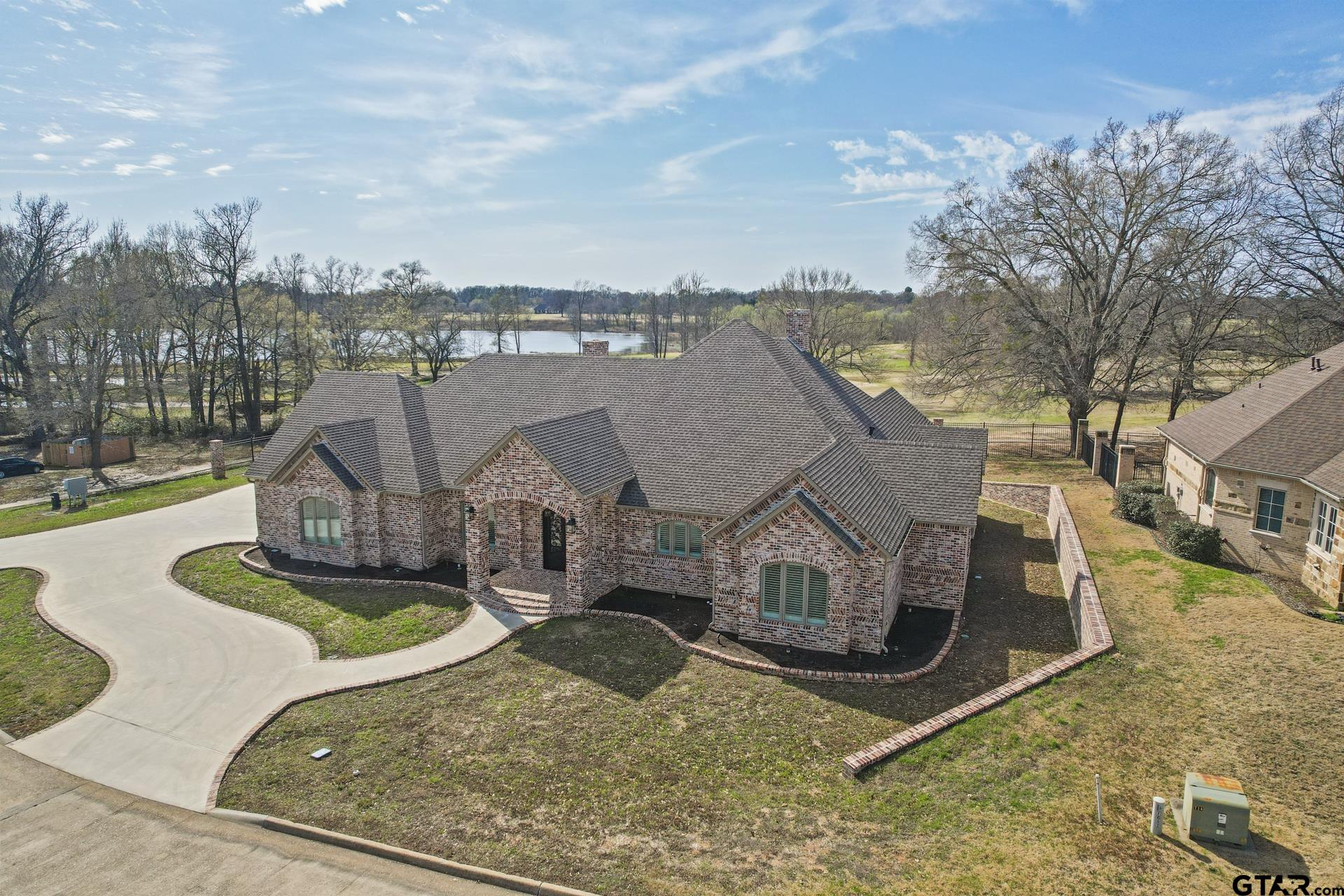 602 Greenhill Park